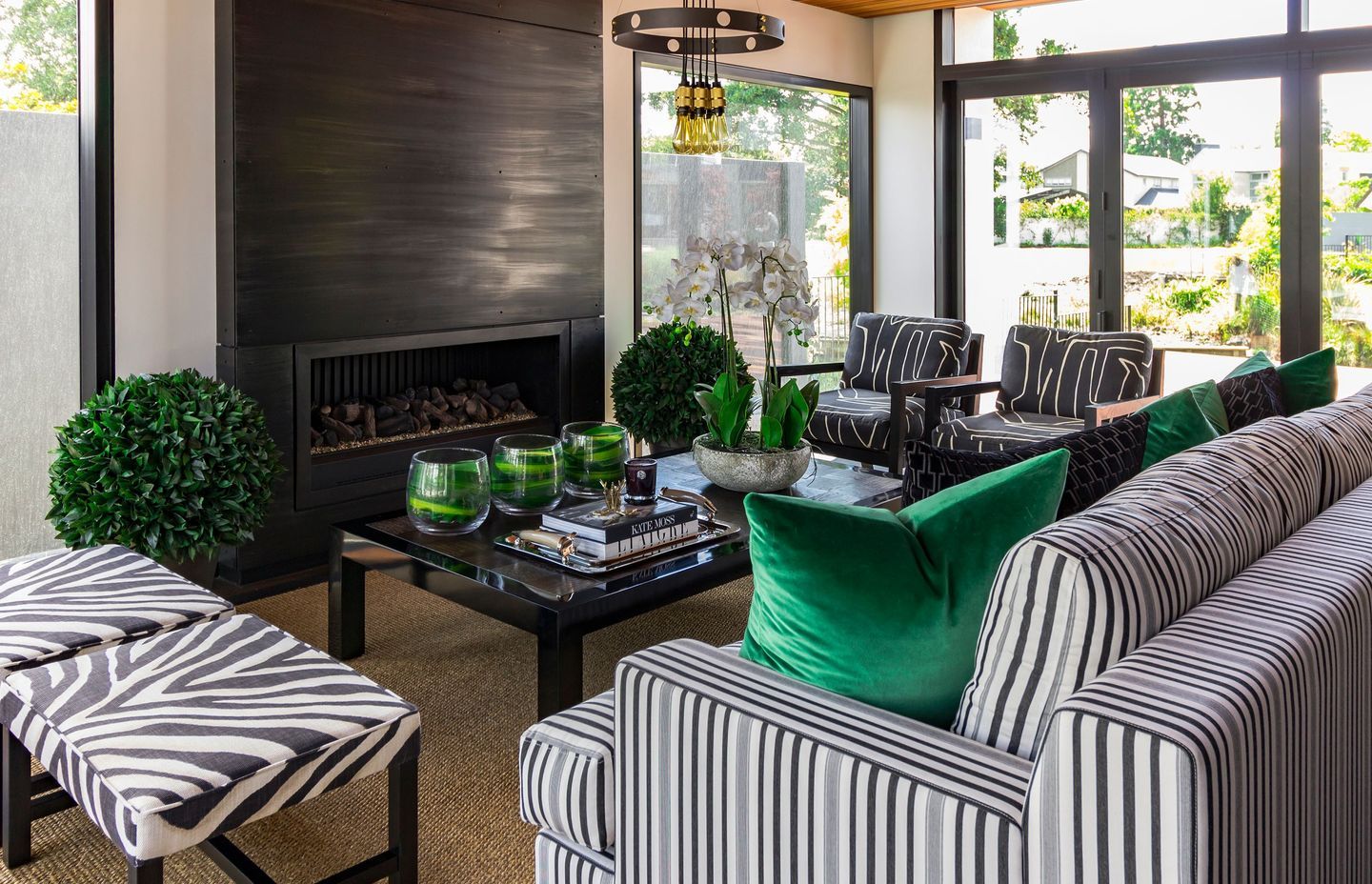 The interior design consultants at TRENZSEATER can accommodate all design briefs and have extensive knowledge and experience working with architects, designers and retail clients.