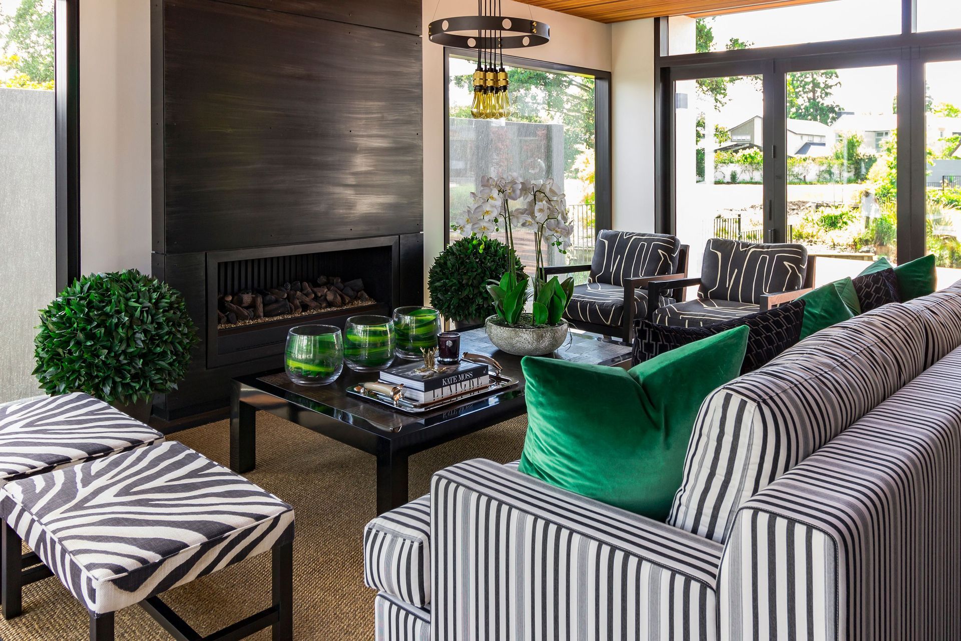 The interior design consultants at TRENZSEATER can accommodate all design briefs and have extensive knowledge and experience working with architects, designers and retail clients.