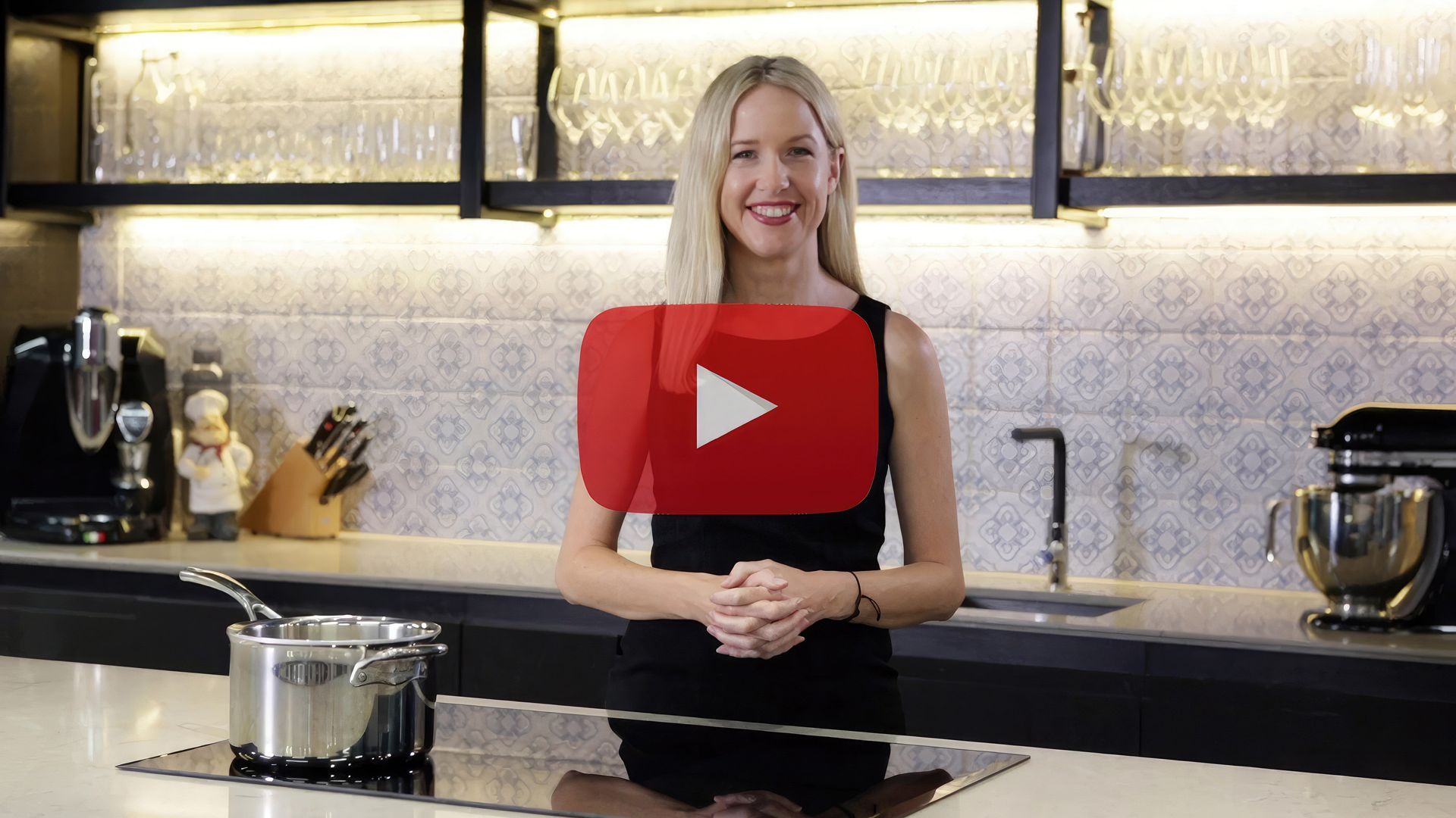 How best to use a Schweigen rangehood with induction cooking?  video