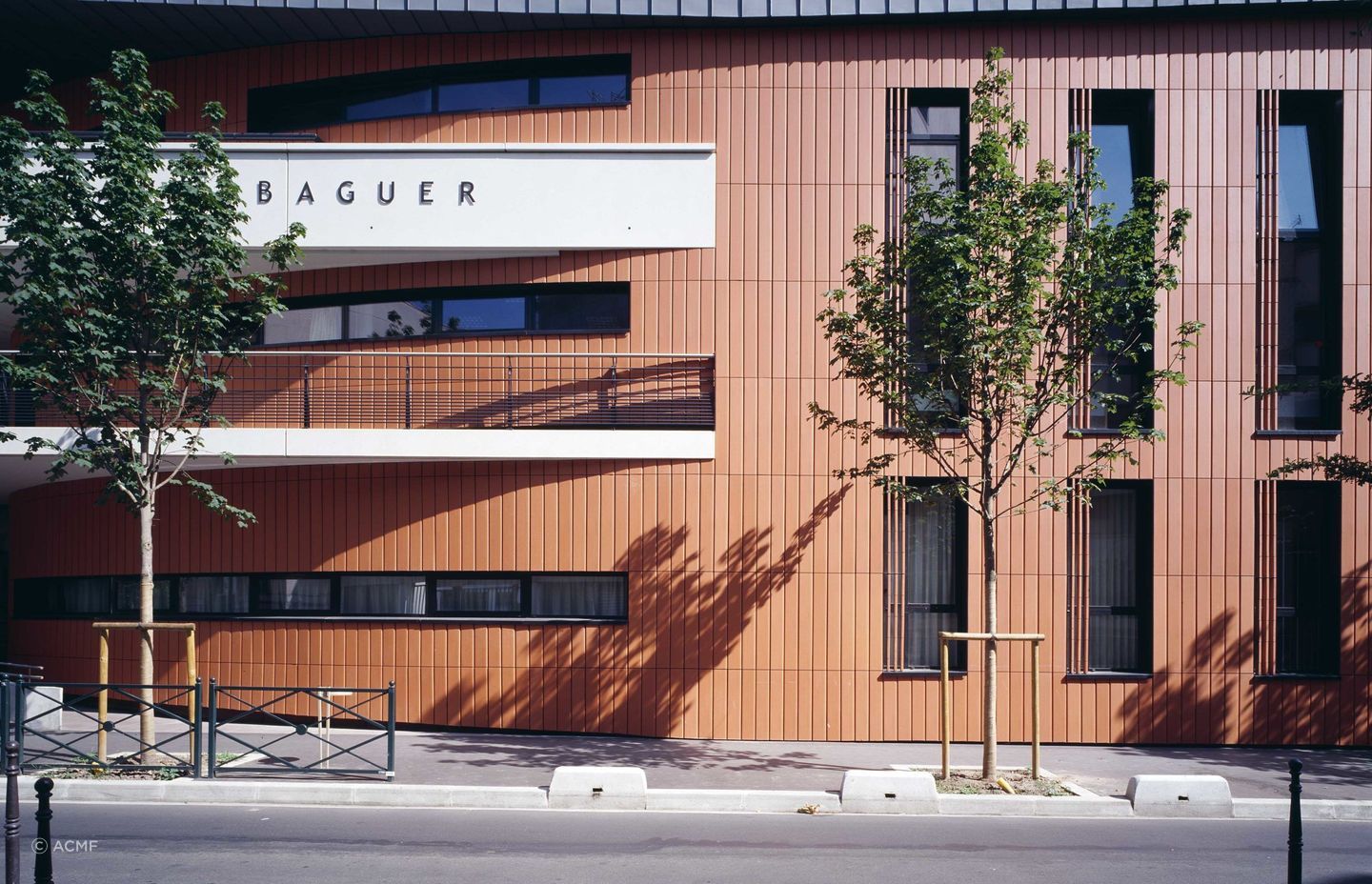 Terracotta cladding that commands your attention, a choice that is fast-becoming a modern trend.