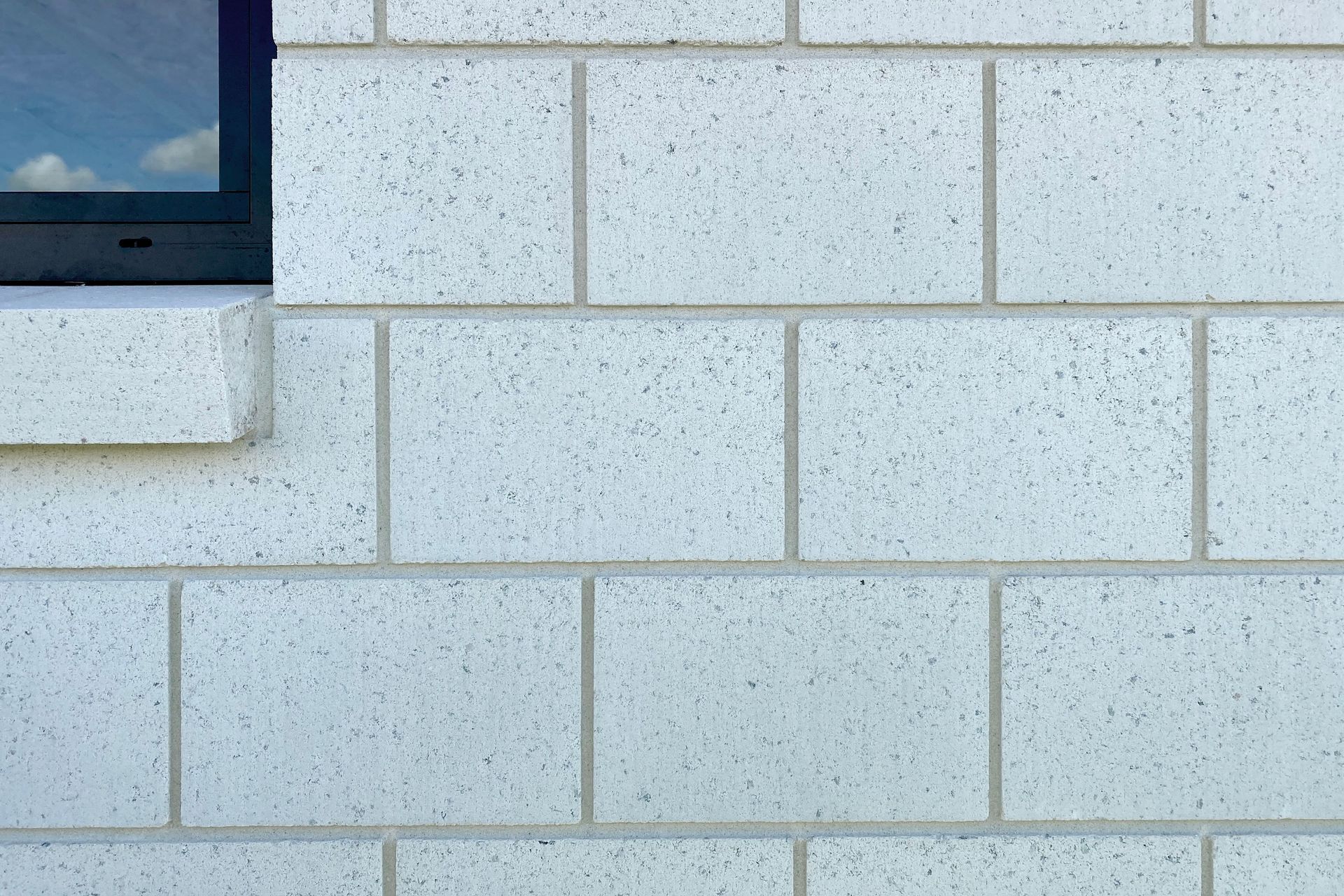 Measuring in at 220x136x70, the Dunstan profile—seen here in White—has been developed to complement contemporary architectural styles.