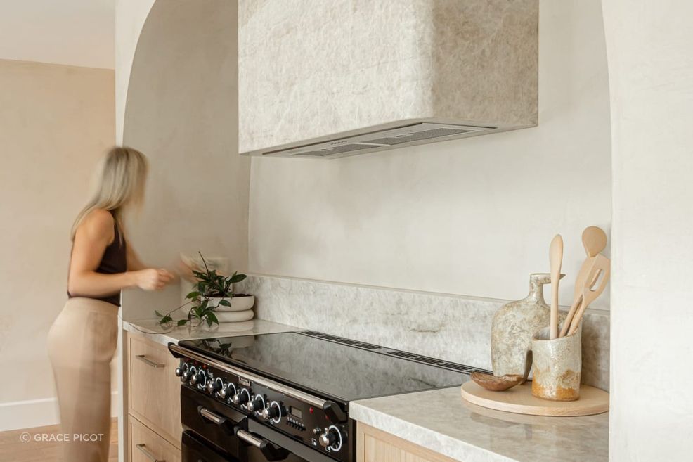 Kyal-Kara-Bay-Builds-House-1-Kitchen-3-web-v2.jpeg