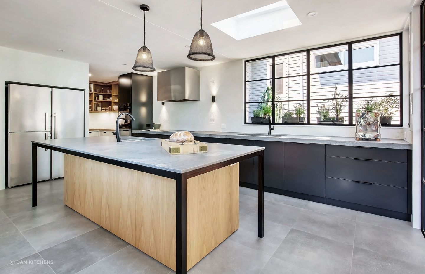 Liebherr SBNes 4265 Premium BioFresh NoFrost Freestanding Fridge-freezer | Photography by Paul Worsely