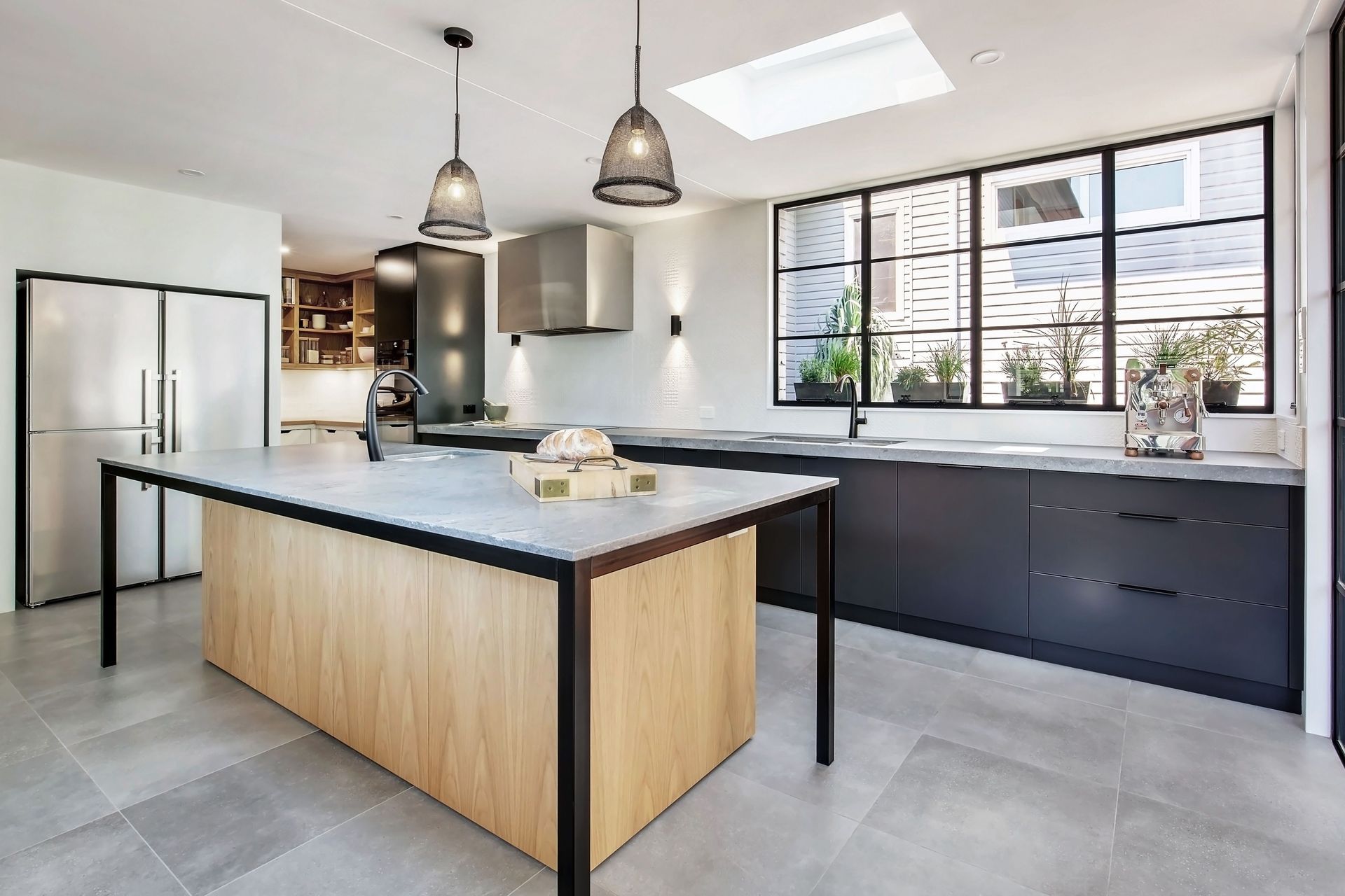 Liebherr SBNes 4265 Premium BioFresh NoFrost Freestanding Fridge-freezer | Photography by Paul Worsely