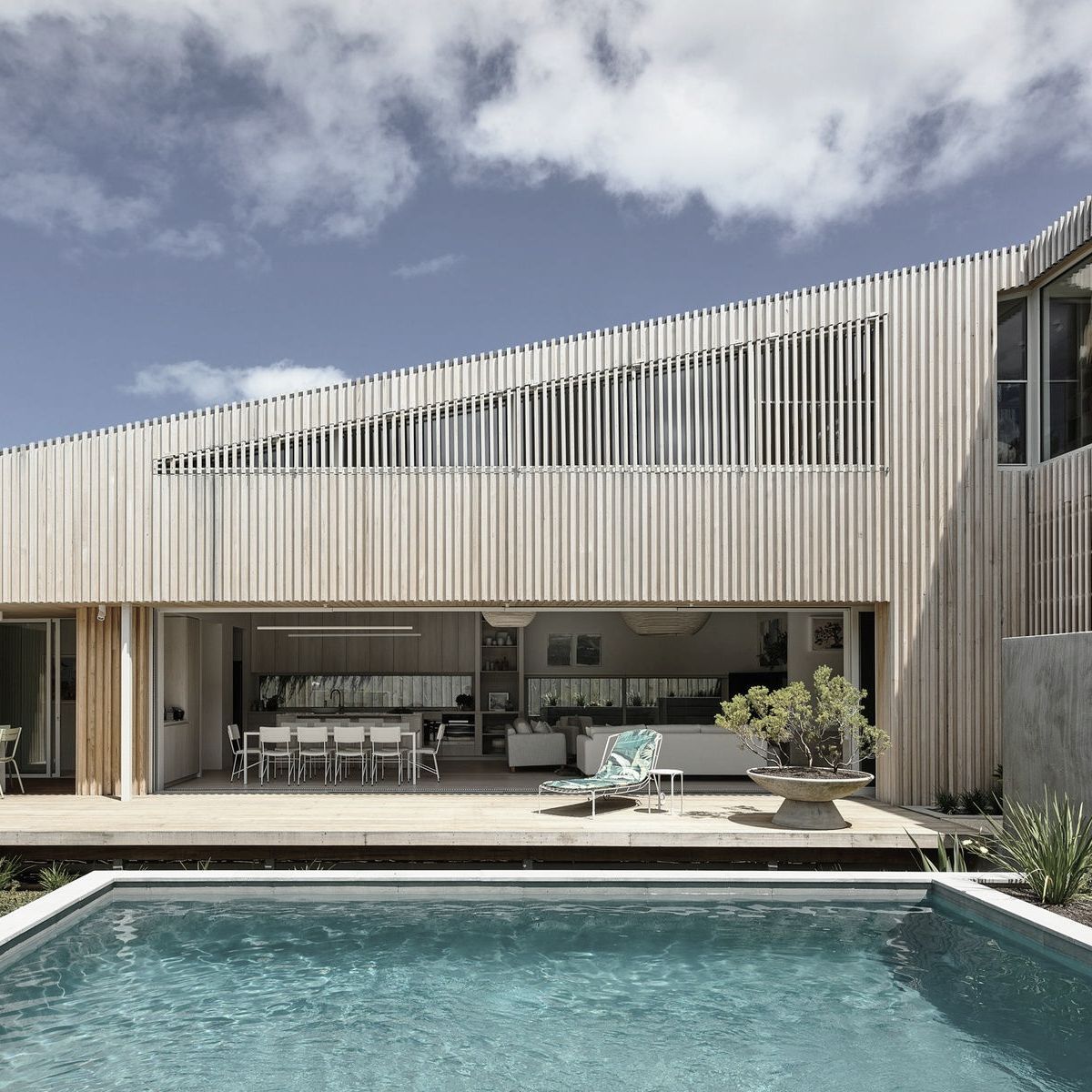 How to select the best decking material for your home