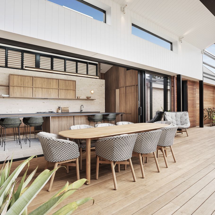 Industrial beach house meets Italian villa in the trendy coastal haven of Byron Bay