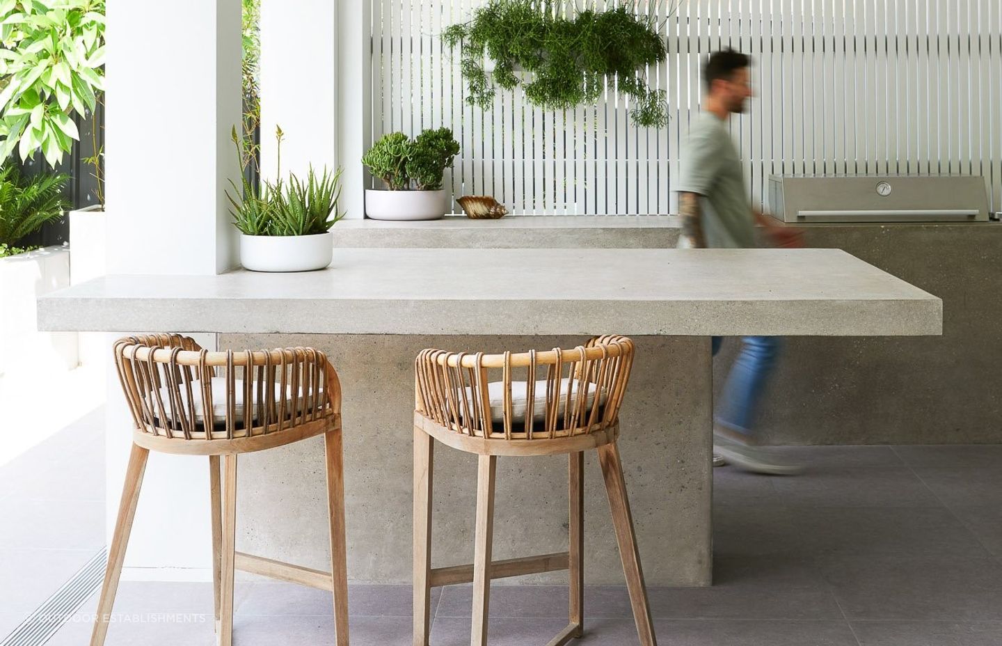 An exquisite use of insitu-concrete in this outdoor kitchen in Cronulla - Photography: Natalie Hunfalvay