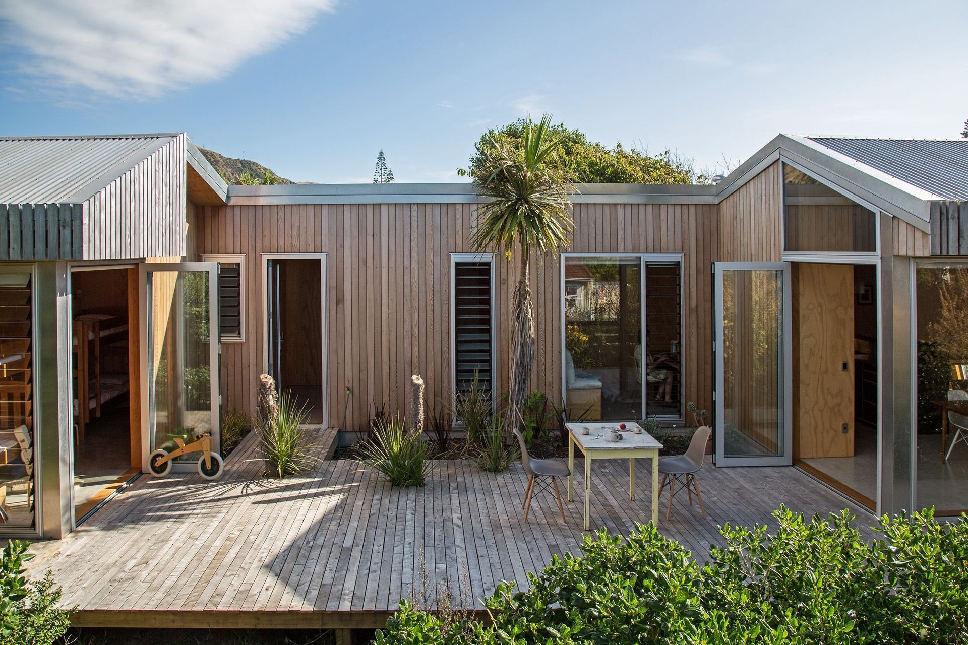 Highly insulated, Werry House, by Bonnifait + Giesen, has 150mm-thick walls and double-thickness polystyrene under the concrete floor, which also provides passive heating. Photography by Russell Kleyn.
