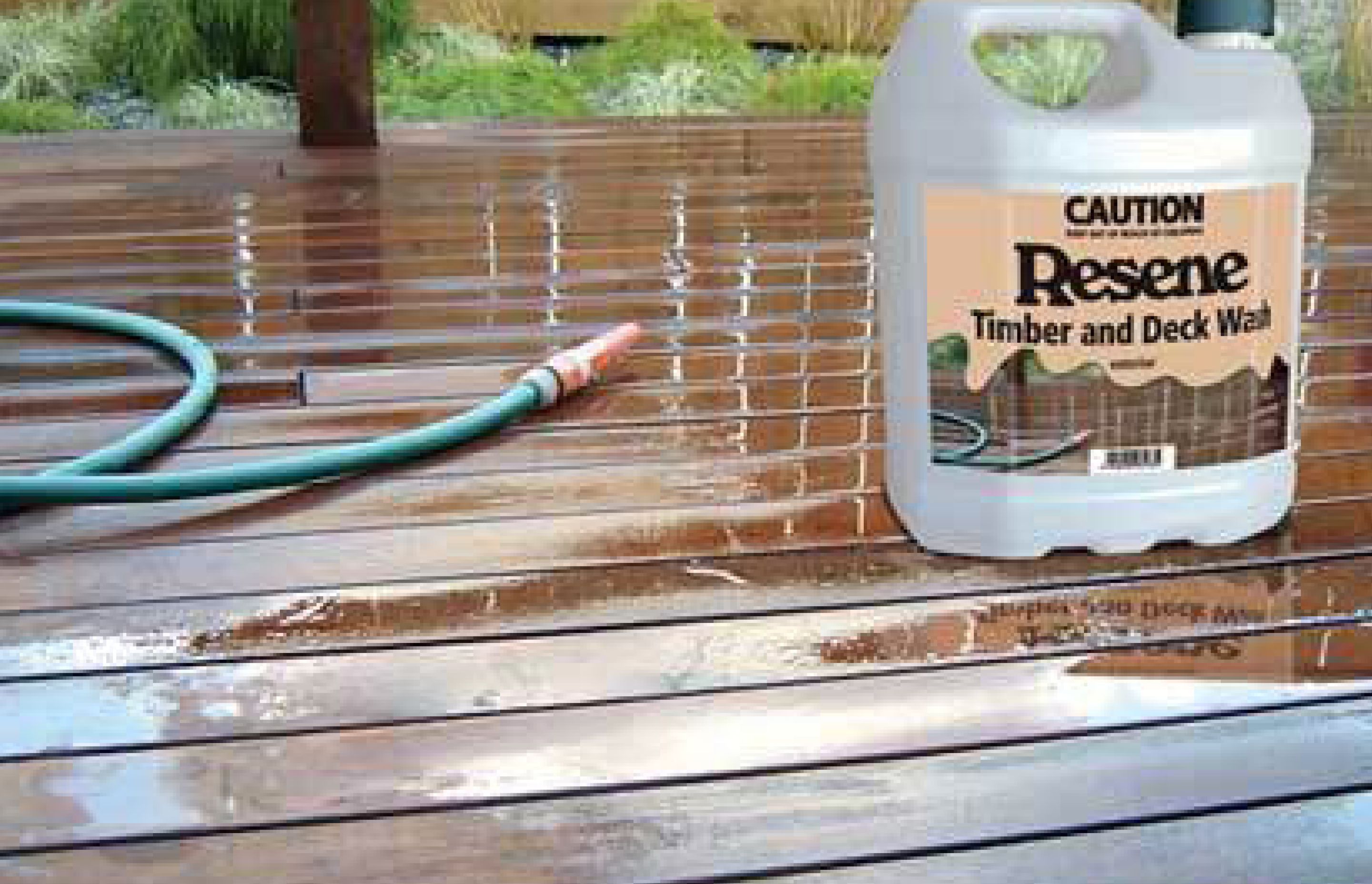 Resene Timber and Deck Wash is a quick and easy way to clean surfaces, such as weatherboards and decks, prior to staining or painting. It also enhances stain penetration on new Kwila decking timbers.
