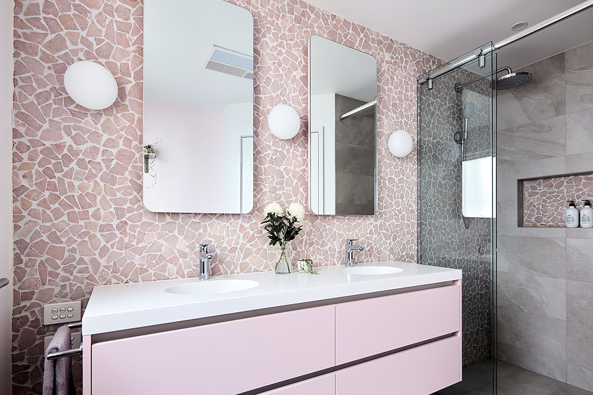 Our Crazy Paver collection is made of real marble stones that are cut into an assortment of random shapes to create a playful uneven look.