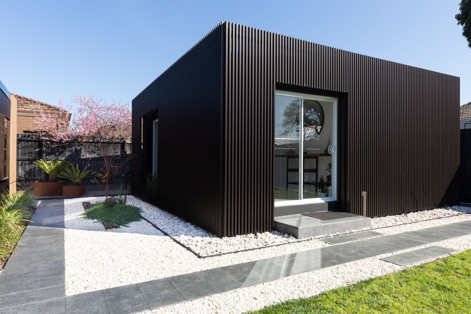 Covet - Mizotsuki Batten Screen Cladding System