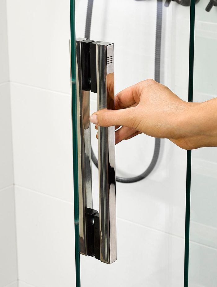 Atlantis also manufactures a range of contemporary hardware, available in six popular finishes.