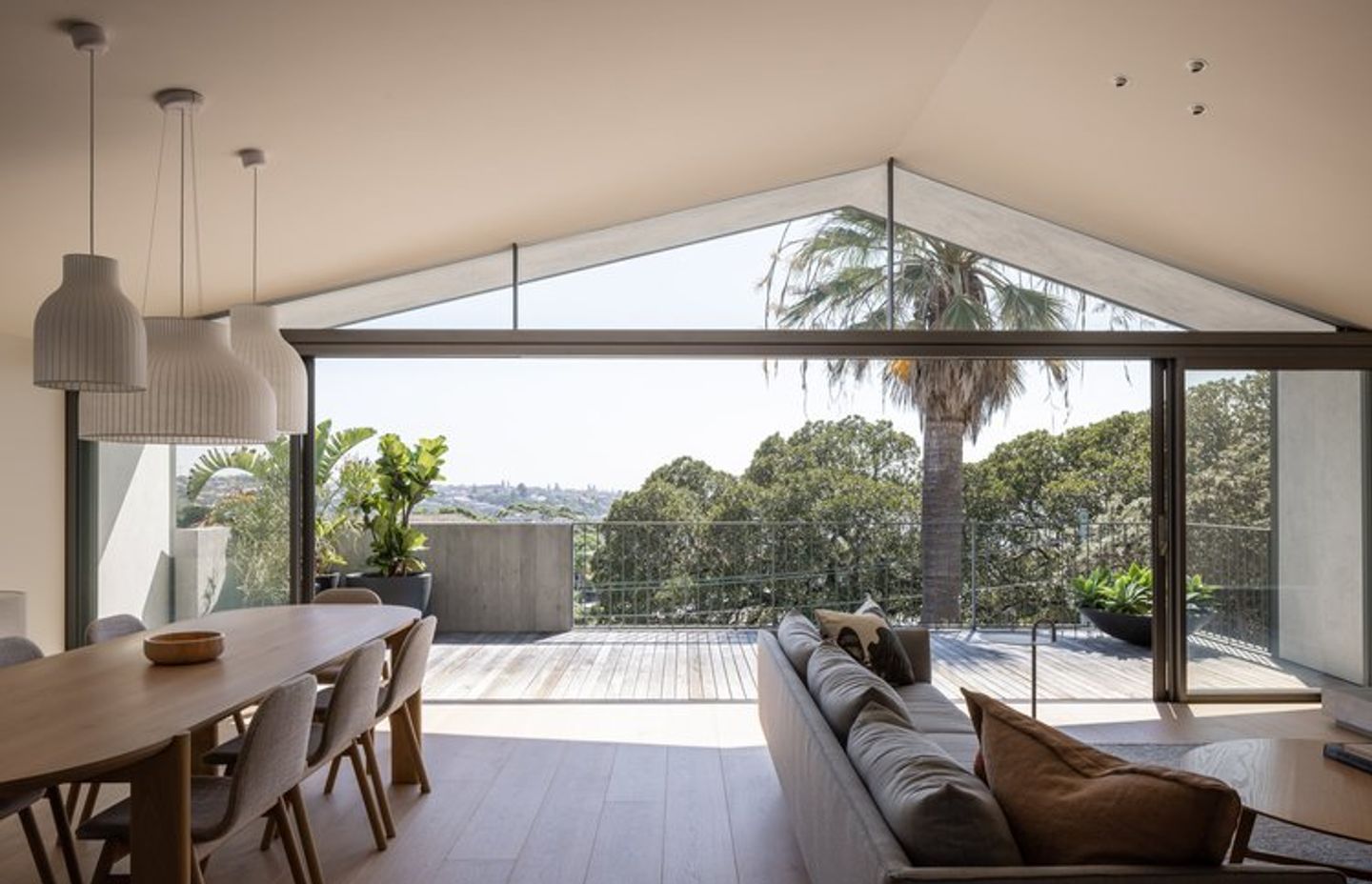 Coogee Residence by Smyth &amp; Smyth | Photography by Simon Whitbread