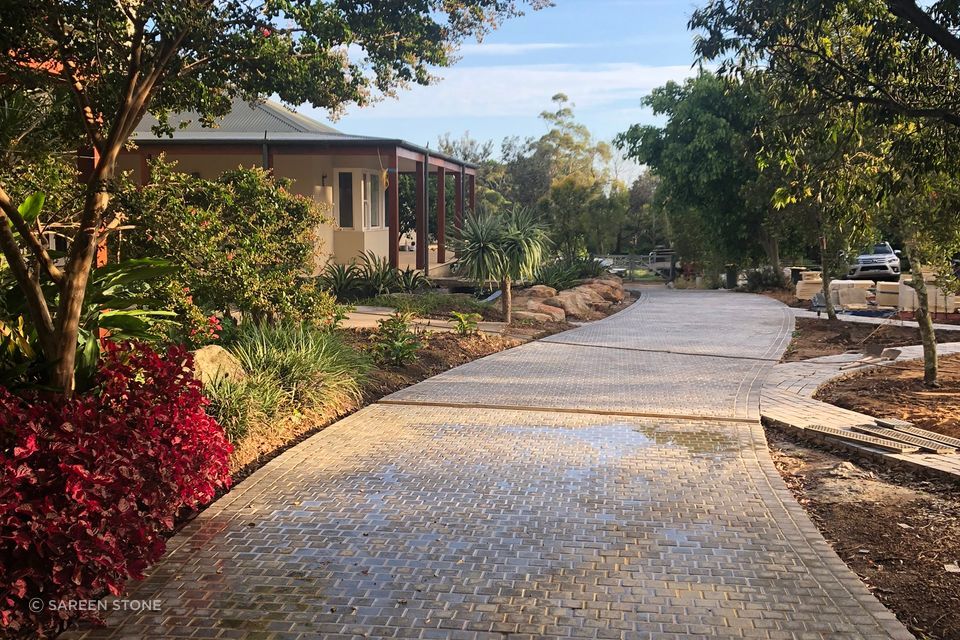 Silhouette Grey Granite Cobblestones