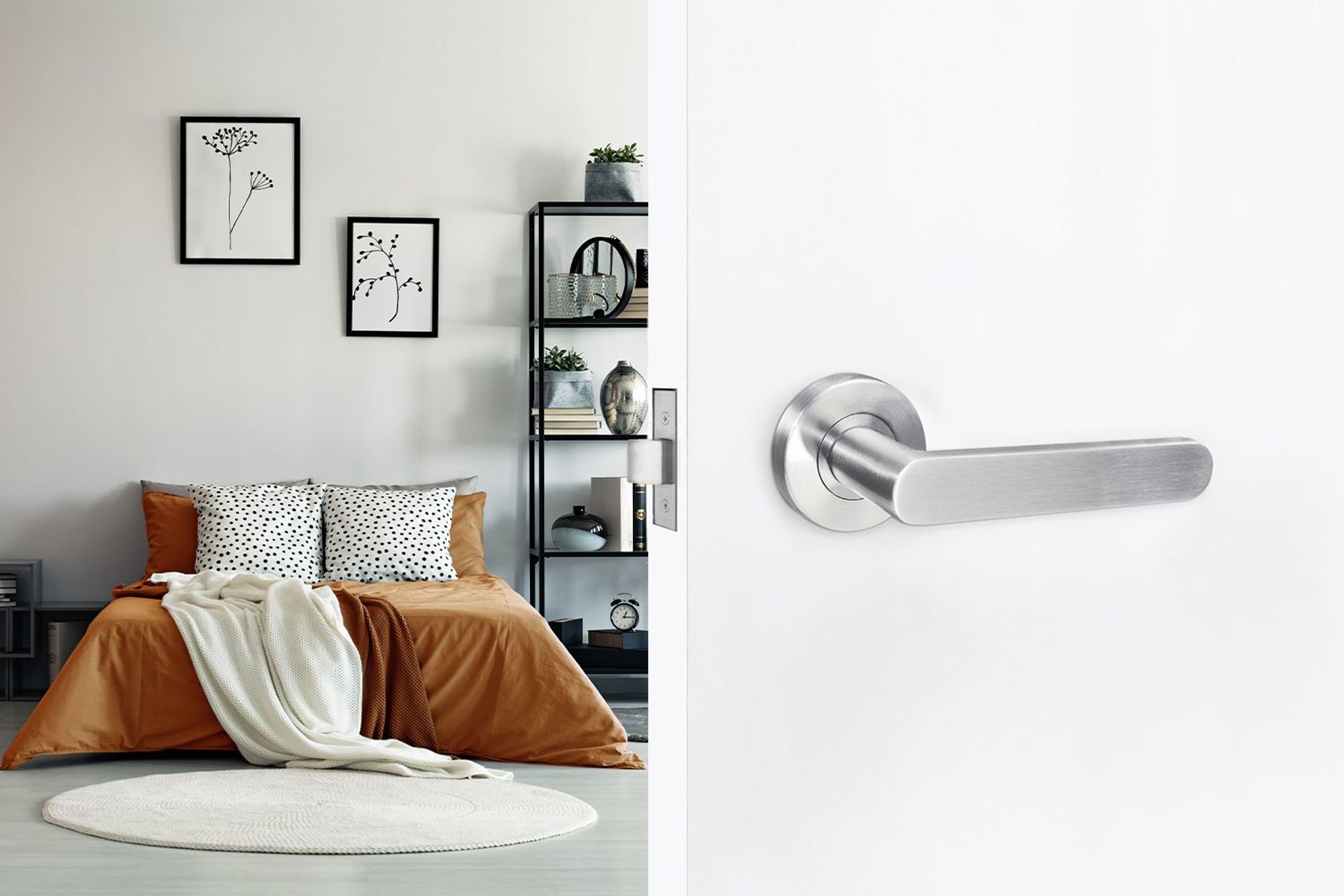 The Yale Simplicity Series consists of an entry kitset with fire-compliant lock, closer, handles and escutcheons, as well as passage lever sets for standard internal doors and privacy lever sets for bathrooms.