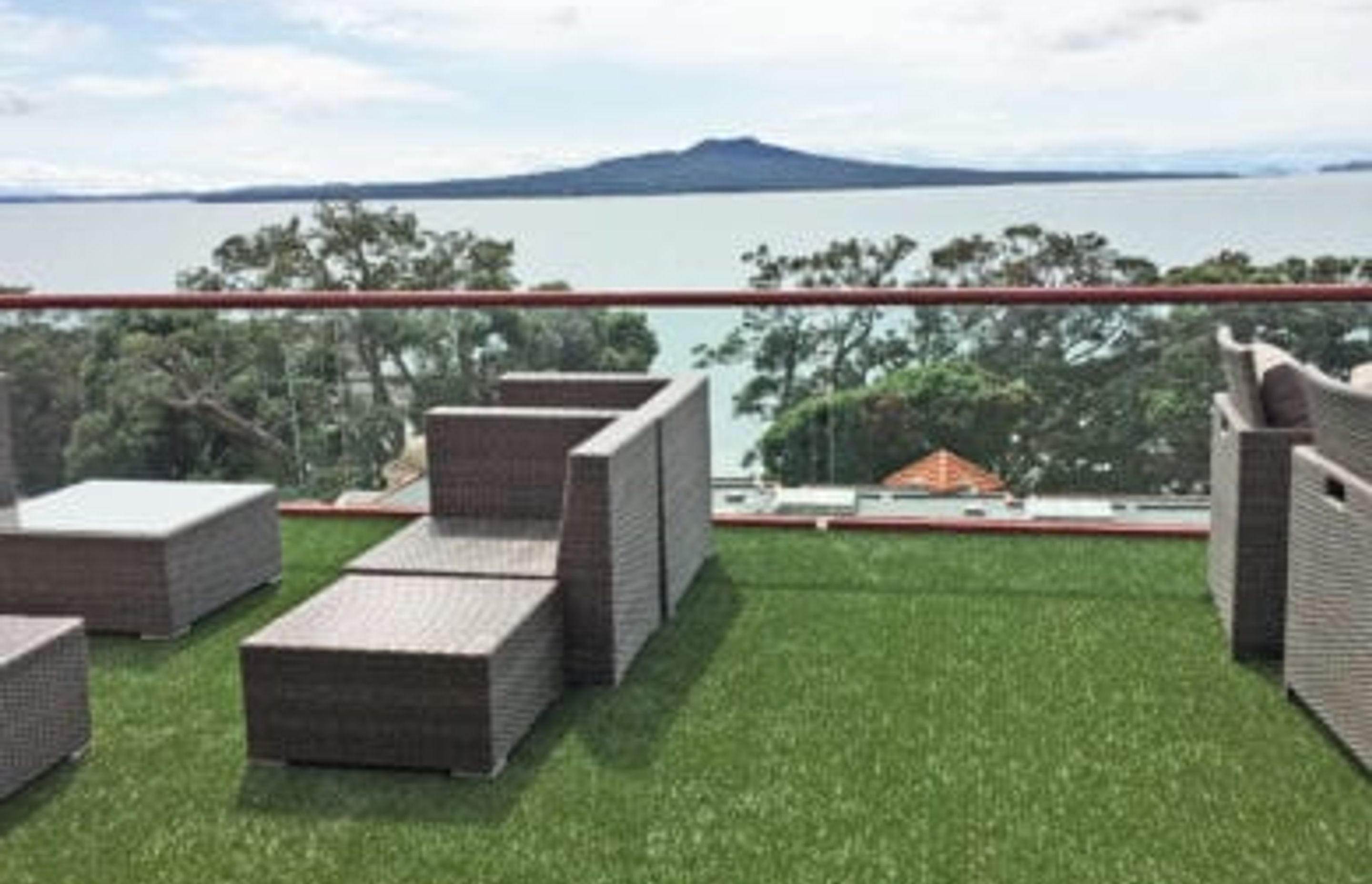 Commercial Grade Synthetic Turf: Designer’s Guide to the Perfect Rooftop Recreation Area