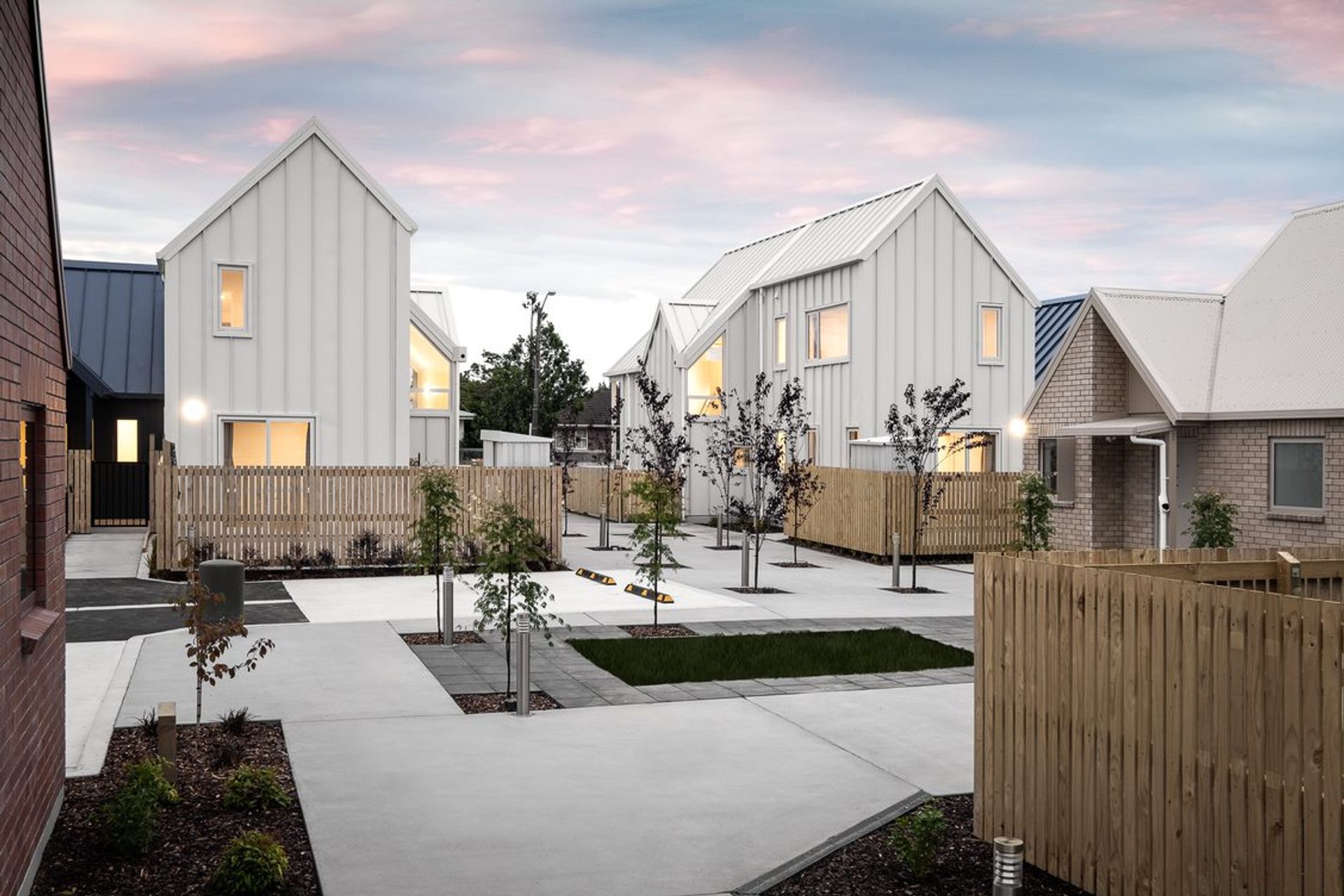 2020 NZ Grand Prix Winner: The Rangiora Social Housing project redeveloped an existing site with nine 1950s state houses. From this, they created 28 one-bedroom units – the largest redevelopment undertaken by Housing New Zealand in North Canterbury (who a