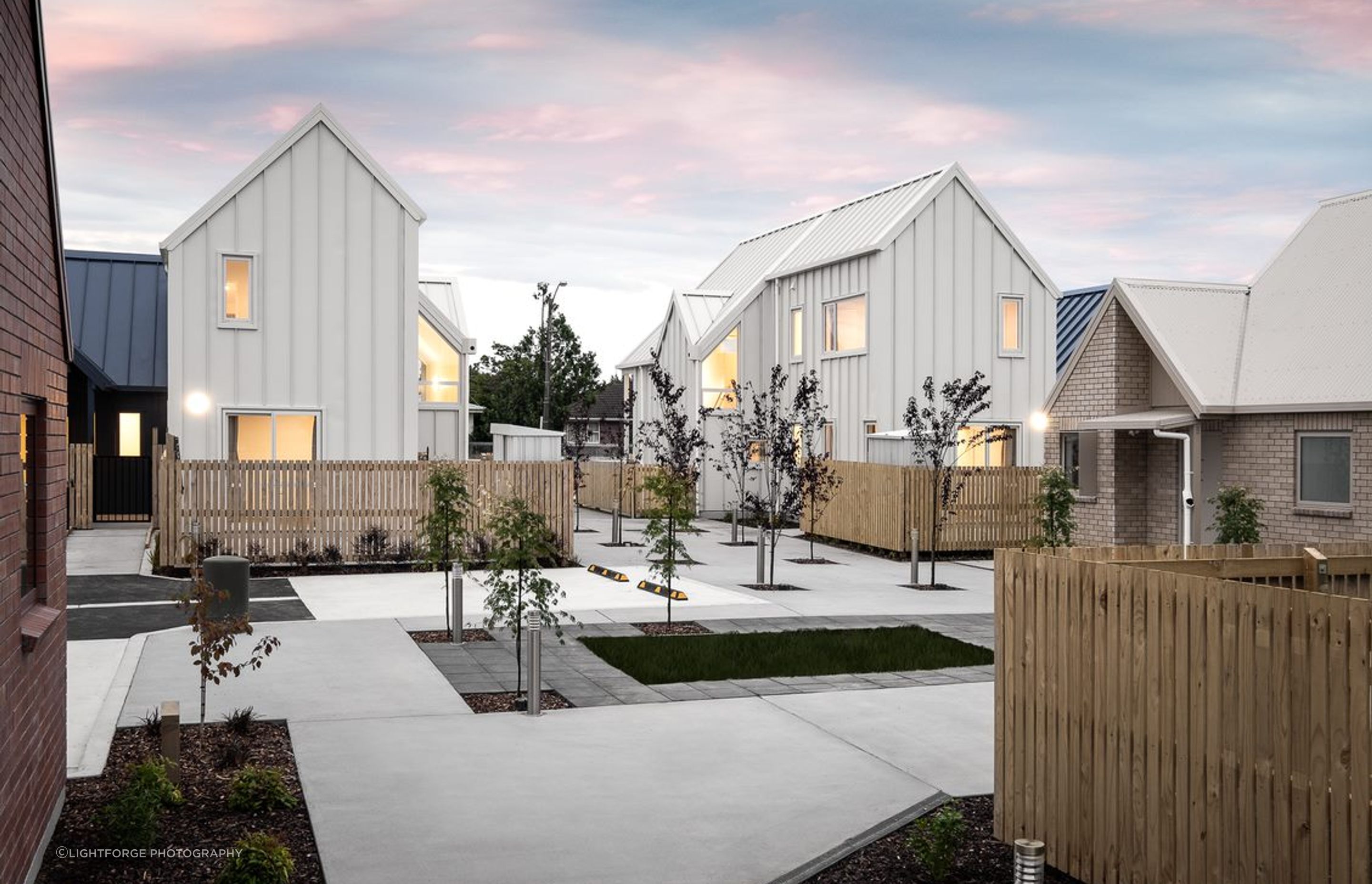 2020 NZ Grand Prix Winner: The Rangiora Social Housing project redeveloped an existing site with nine 1950s state houses. From this, they created 28 one-bedroom units – the largest redevelopment undertaken by Housing New Zealand in North Canterbury (who a