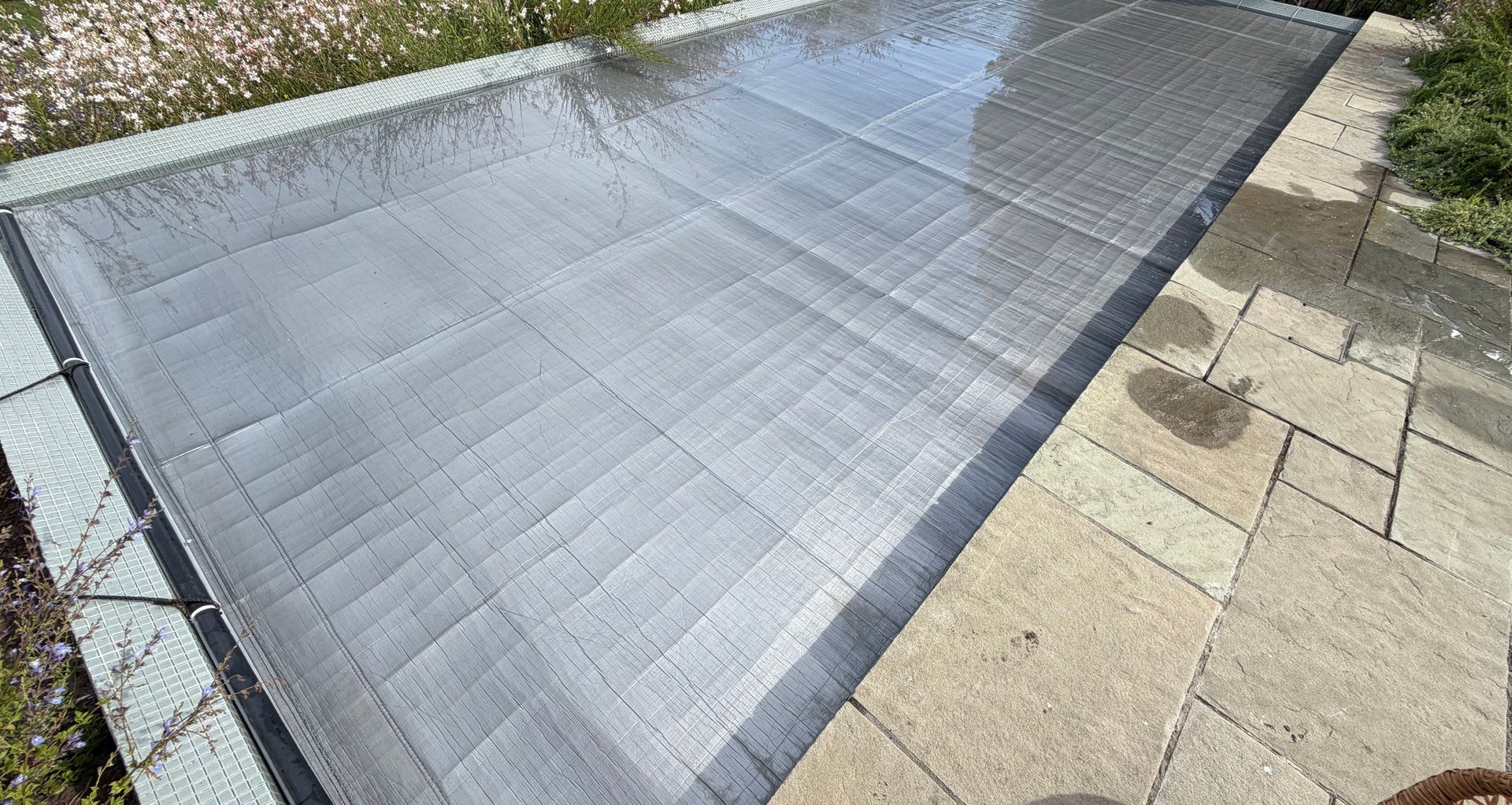 PC - Ricky @ The Pool Smith
BMH Thermal Pool Blanket in Silver