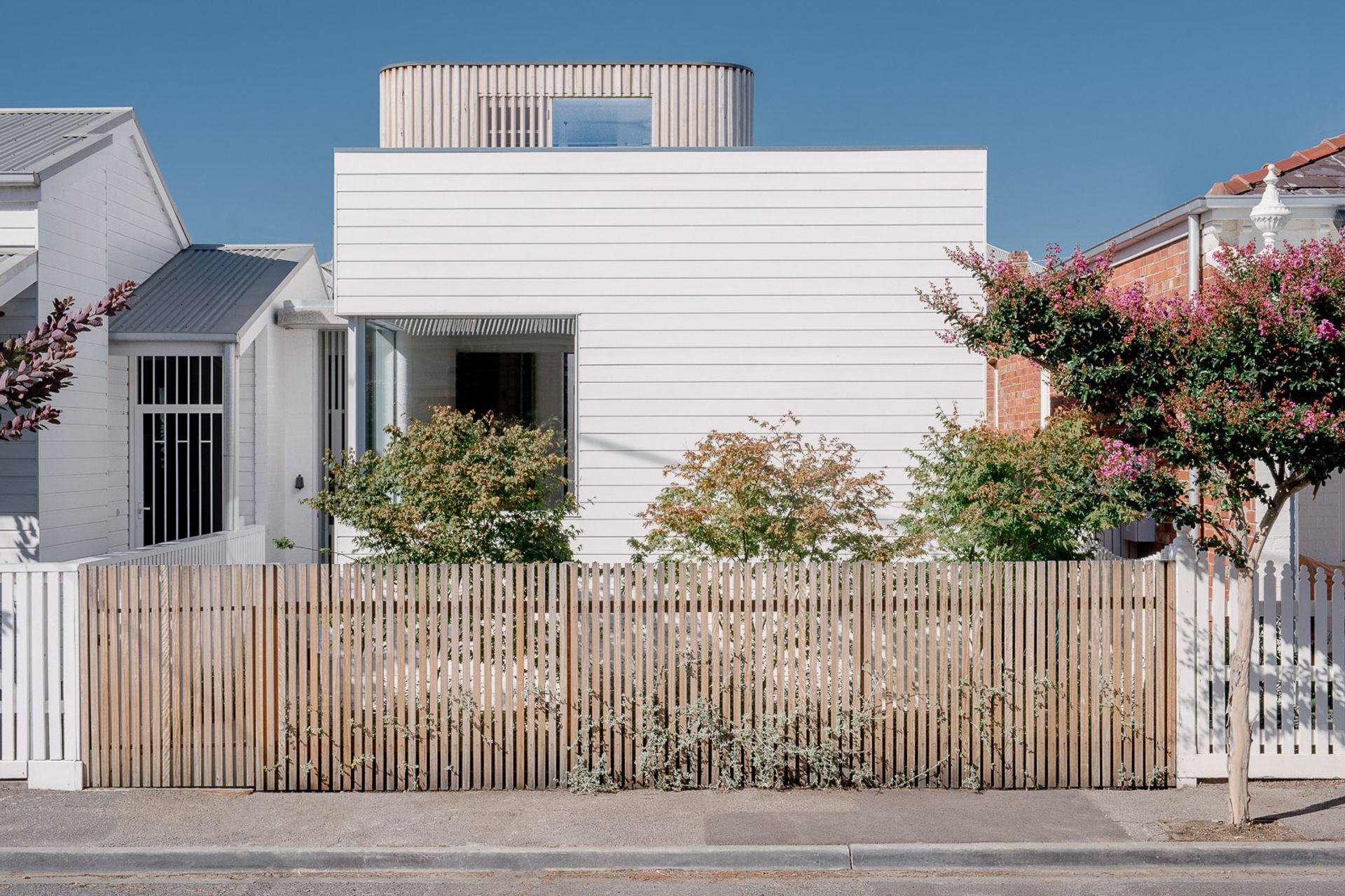 Modern facade designs can increase a home's street appeal. Featured Project: South Melbourne Beach House
