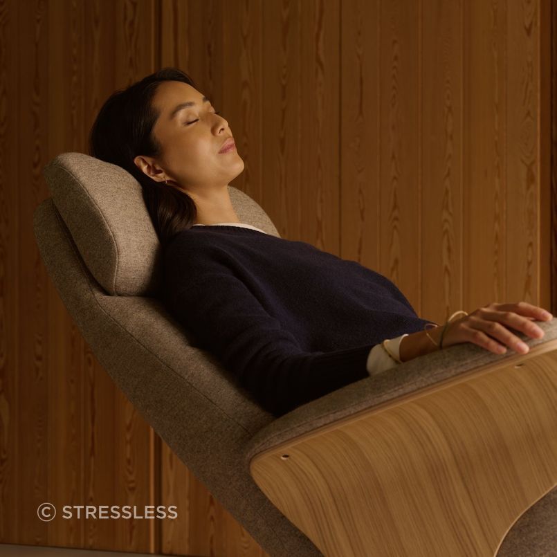 Stressless-AdamClover-FunghiNatural-Oak03.jpg