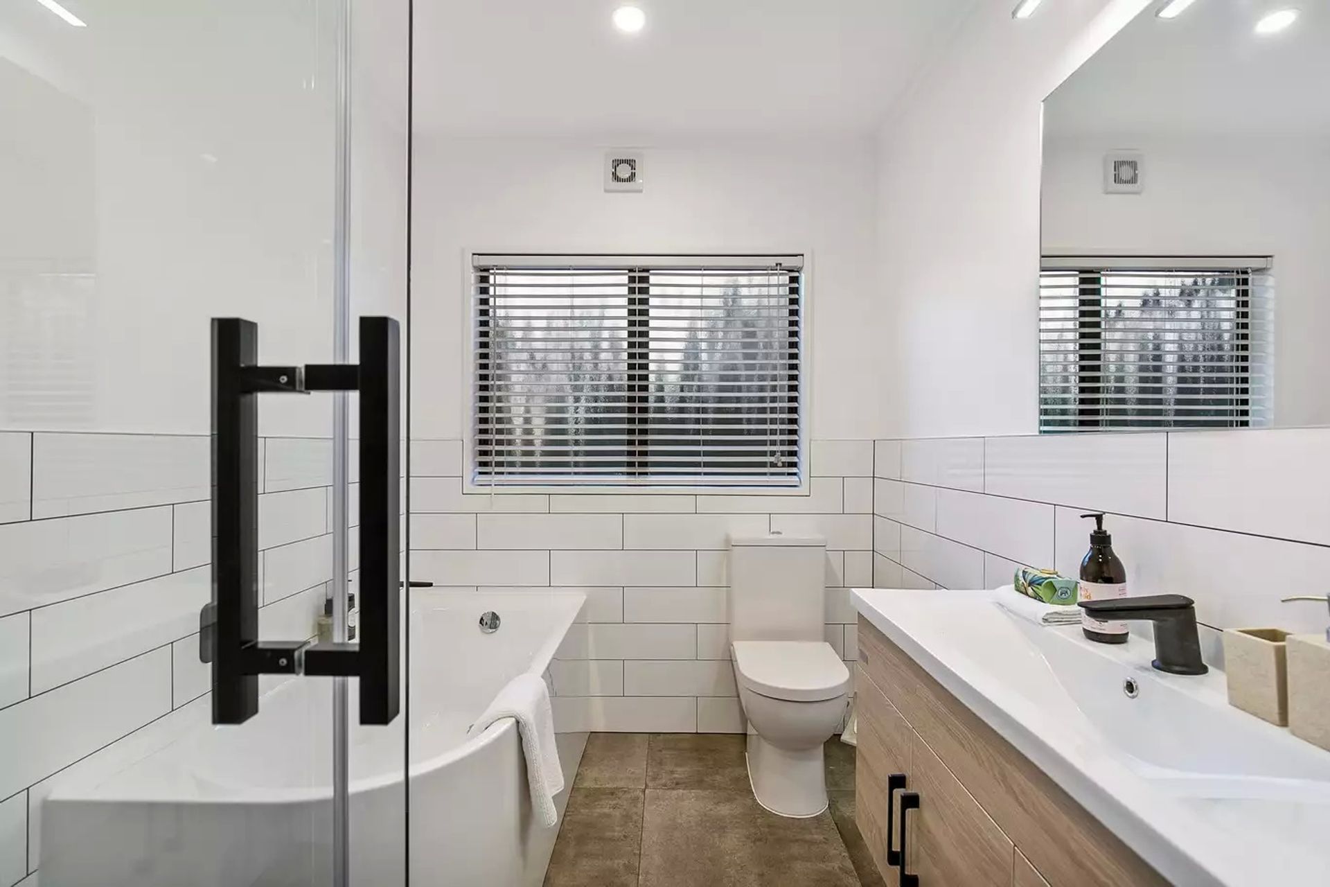 15 BATHROOM IDEAS FOR SMALL BATHROOM DESIGNS IN AUCKLAND – 2021 EDITION