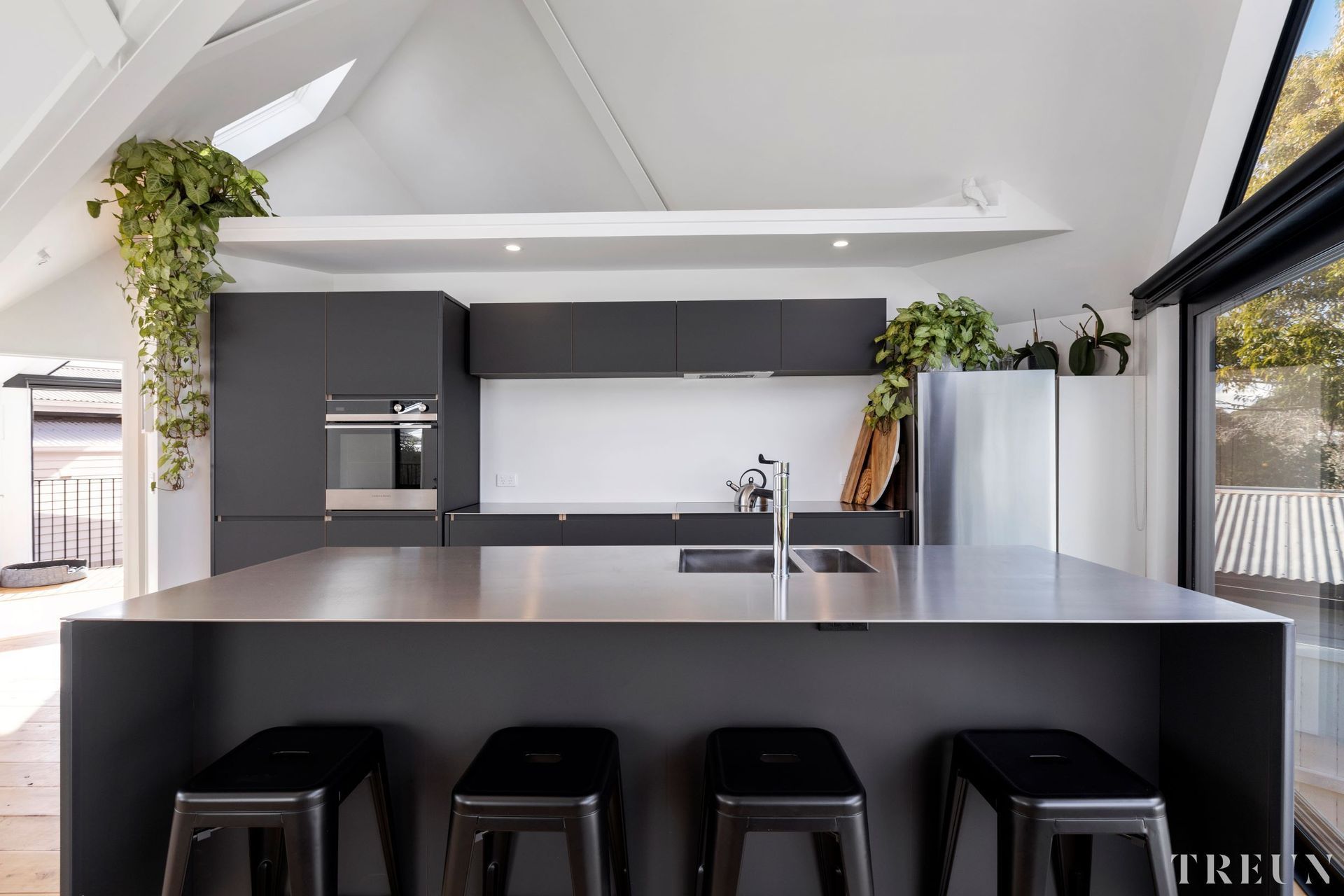 Stainless Steel Kitchen Benchtops from Kings Custom