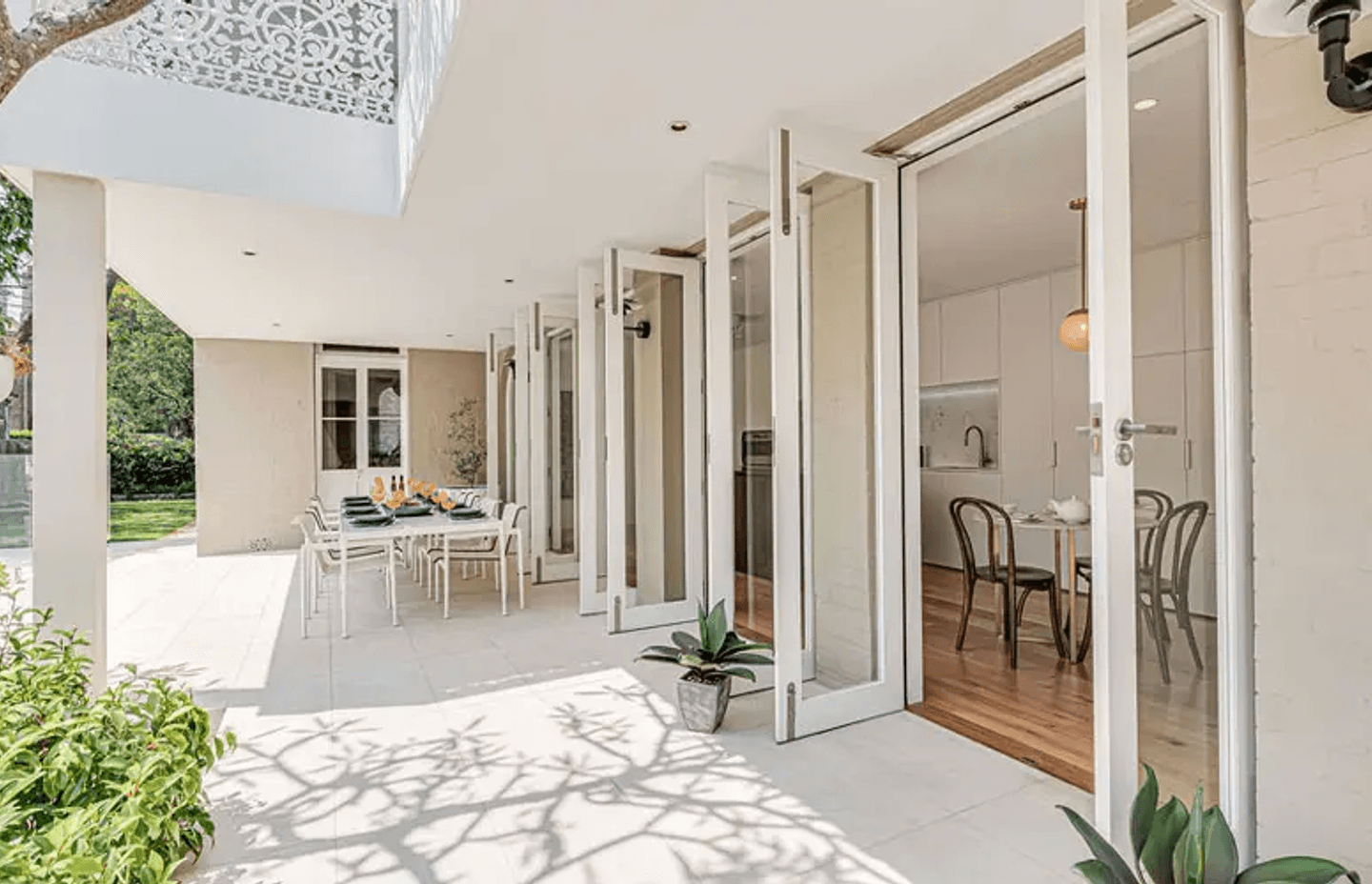 Image of Tavira Alfresco Limestone 812x40x6mm, project by Gardner Design, photography by Rebecca Vanderhoek.