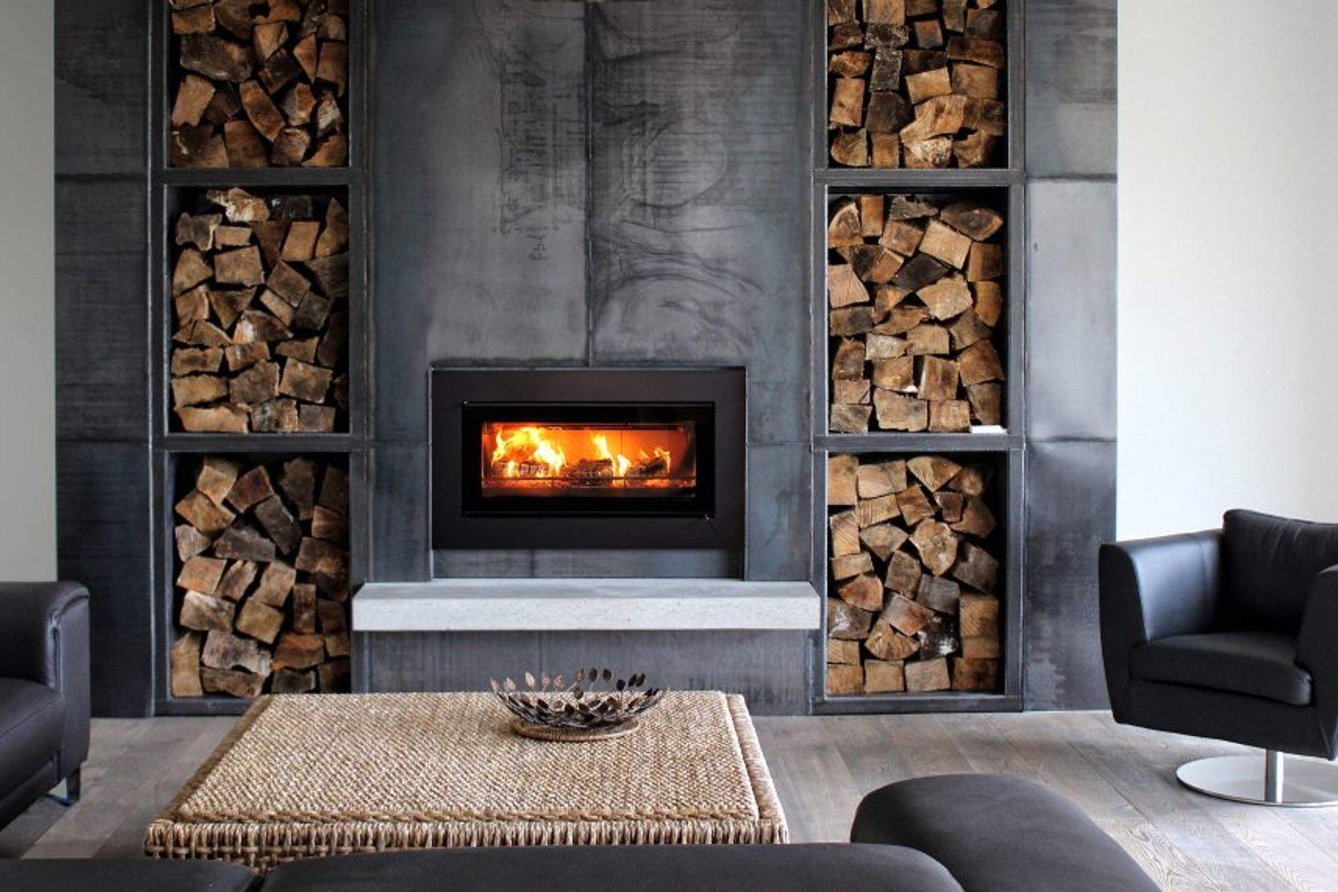 Metal and wood provide a chic industrial aesthetic to the Stovax Studio 2.