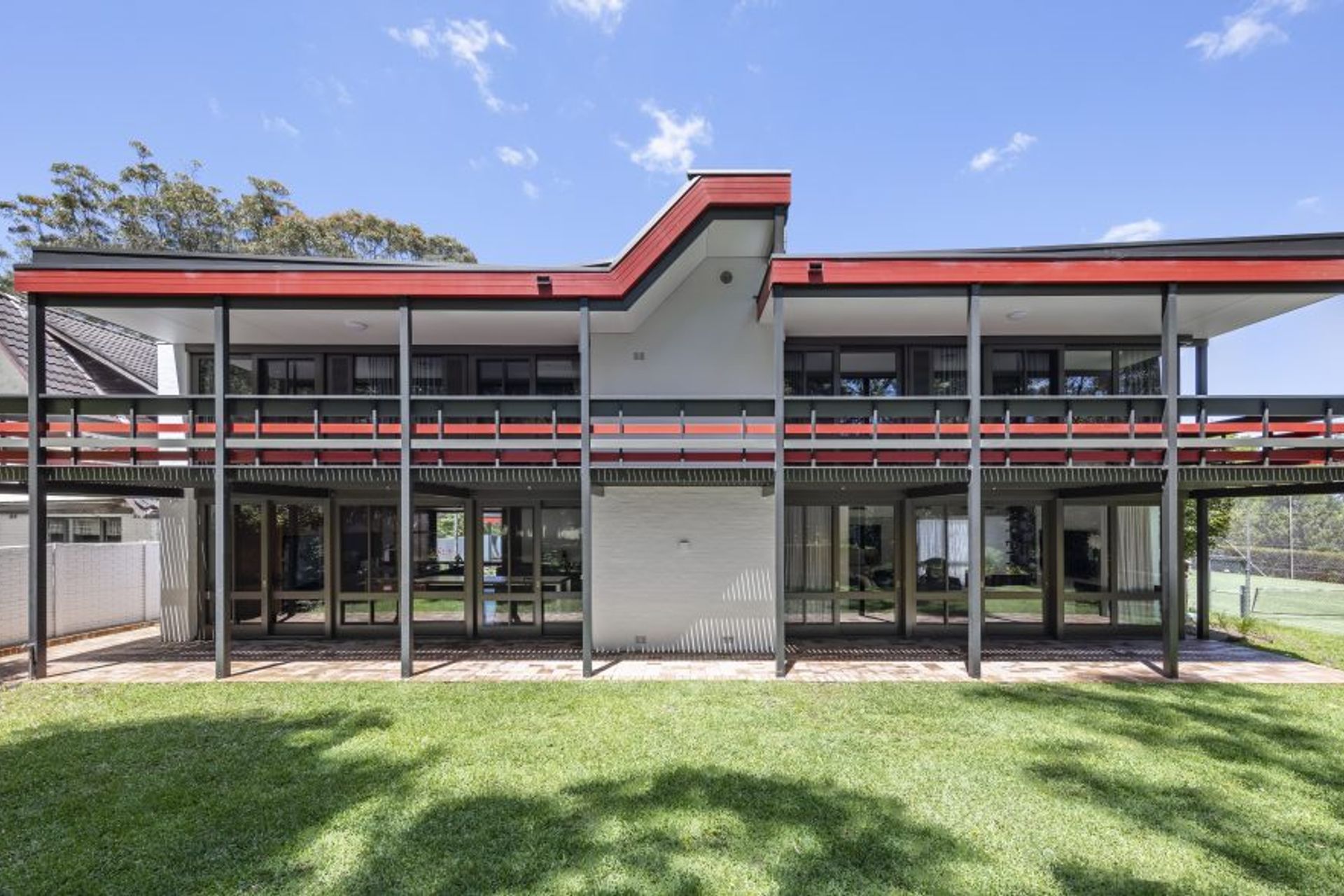 A side view of the home. Image Murray Fredericks