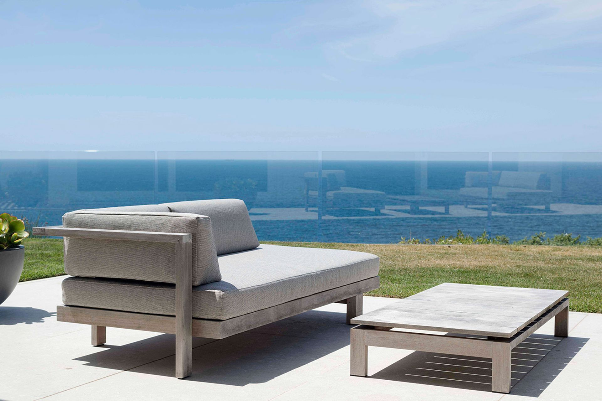 The warm heart of cold gardens