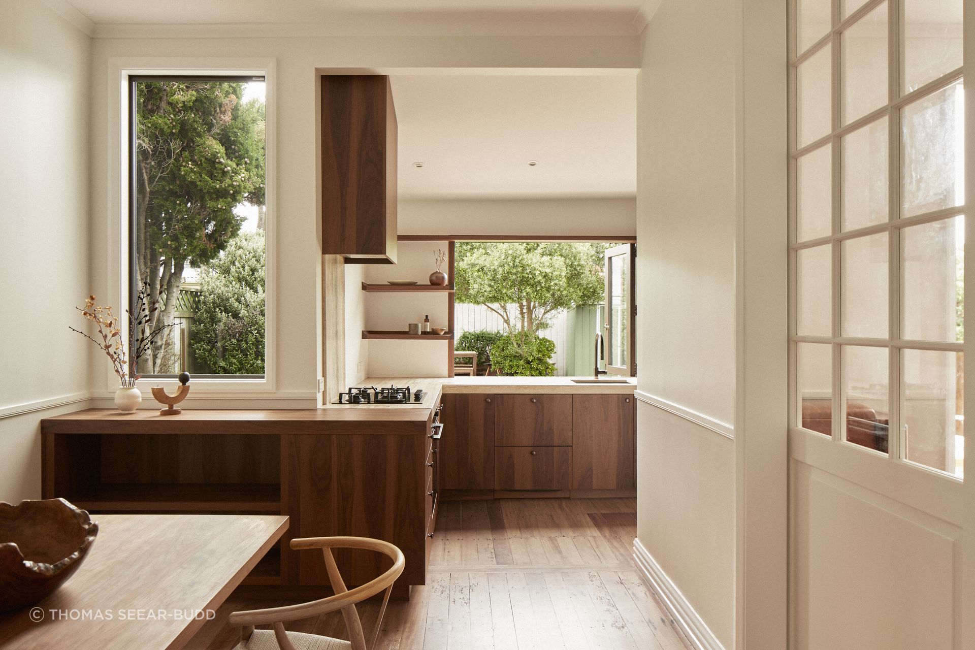 Kilbirnie Residence by Seear-Budd Ross & Woodhaus Joinery | Smoked Walnut Veneer