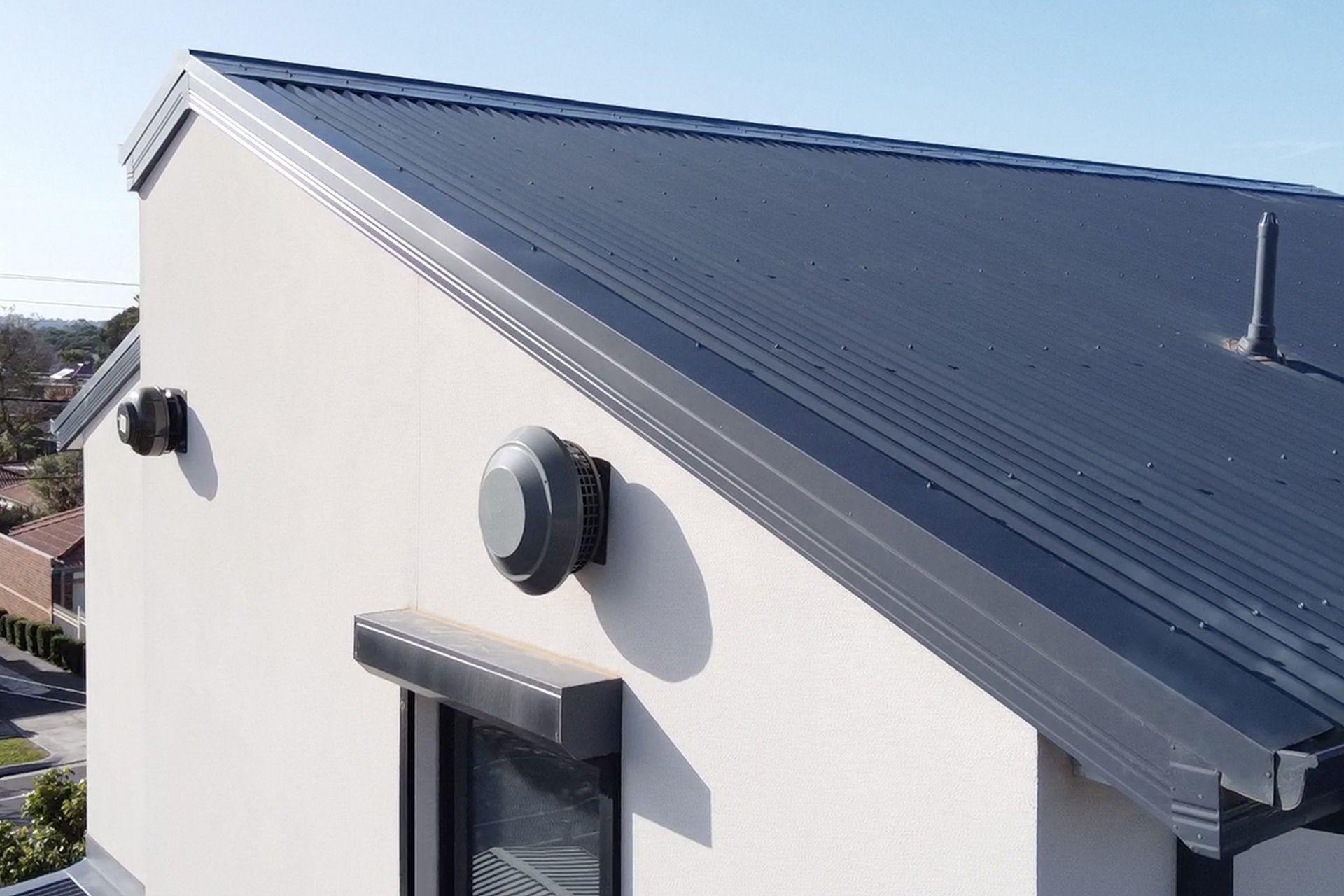 Wall-mounted Schweigen IsoDrive® Motors