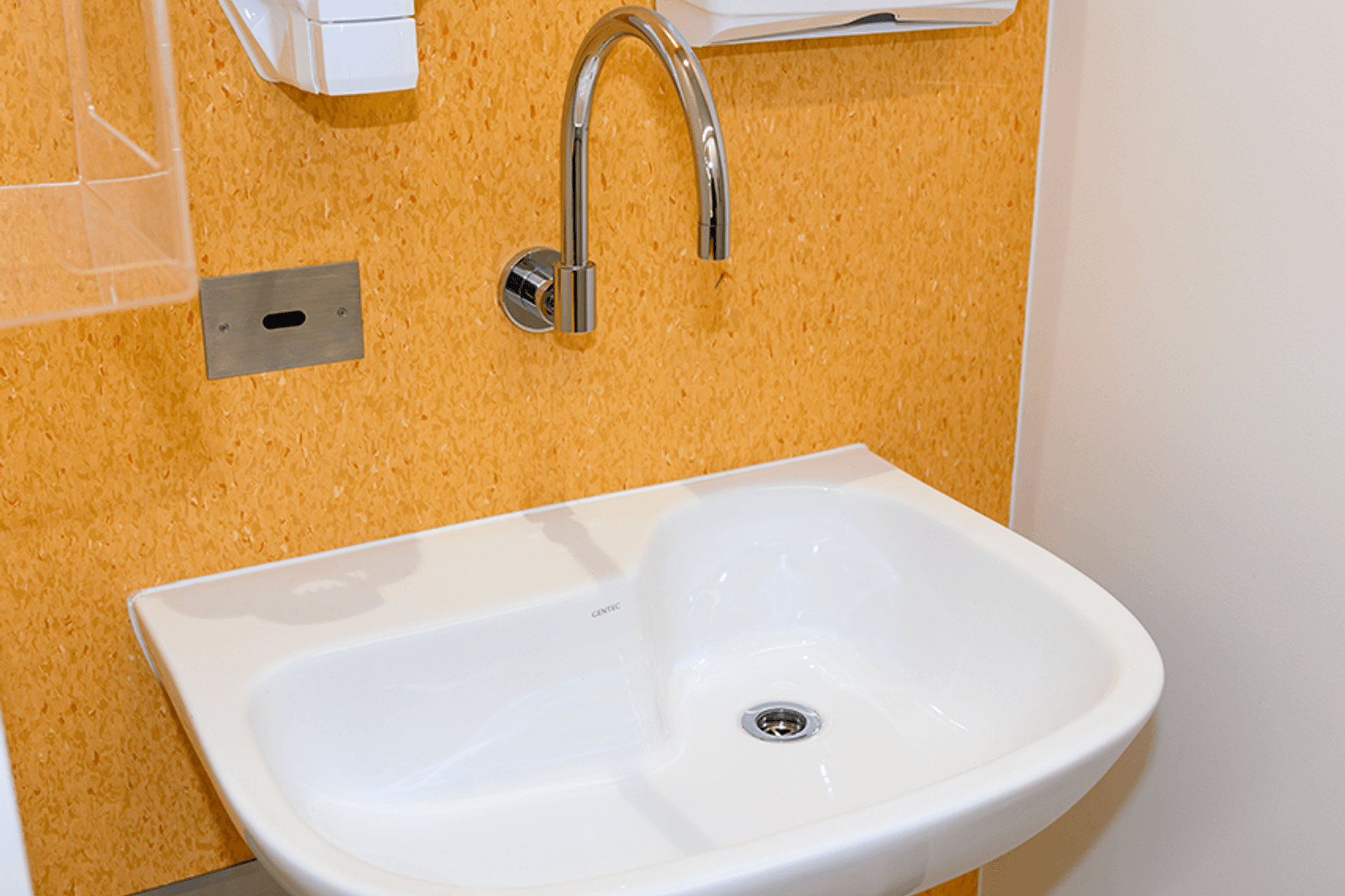 With its rear-offset waste pipe, the Sterisan range of vitreous china sanitary-ware has been designed to help eliminate cross-contamination through anti-splash technology.