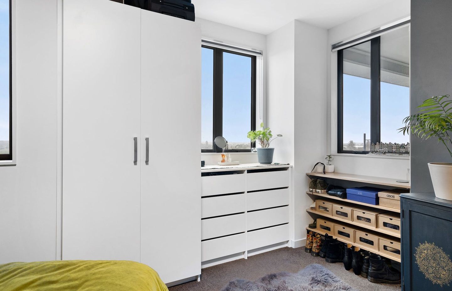 Wardrobe Systems For Small Spaces