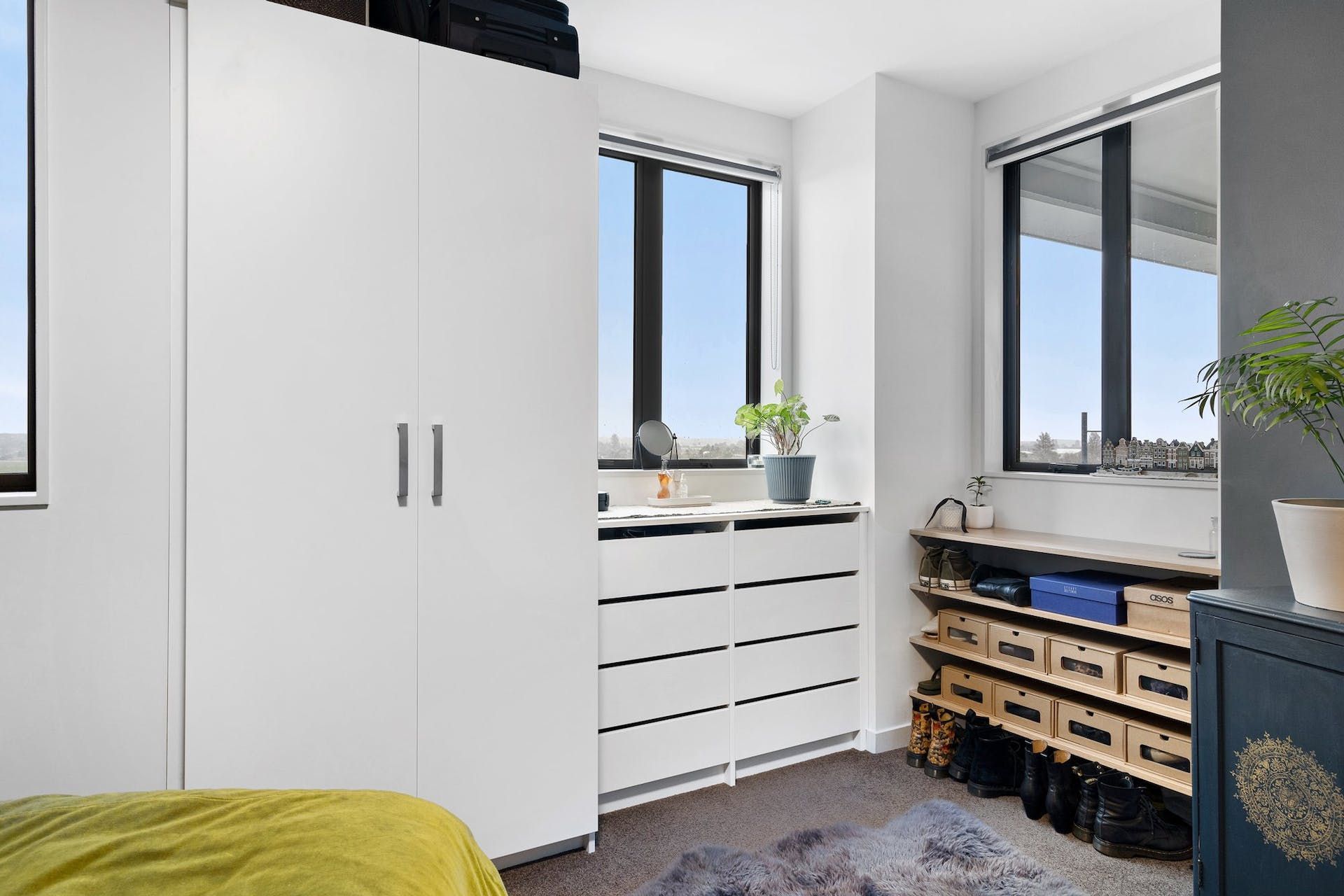 Wardrobe Systems For Small Spaces