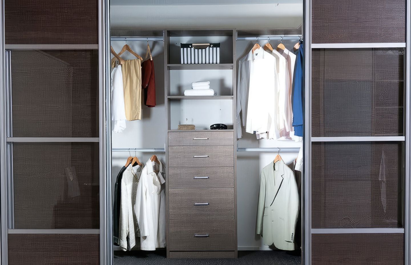 Wardrobe Design: DIY vs. Professionals