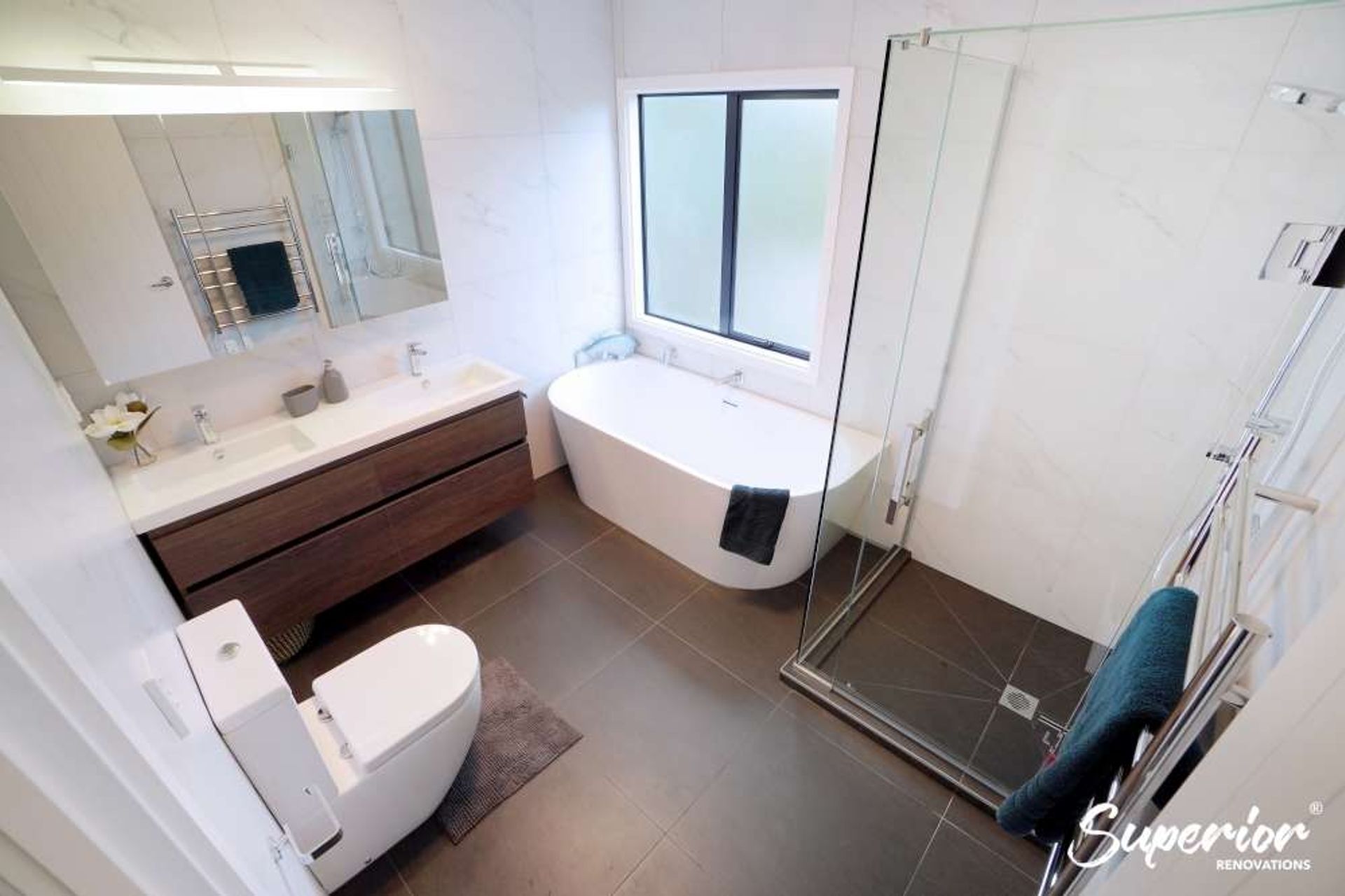 Large 600 by 600 tiles used on the floors