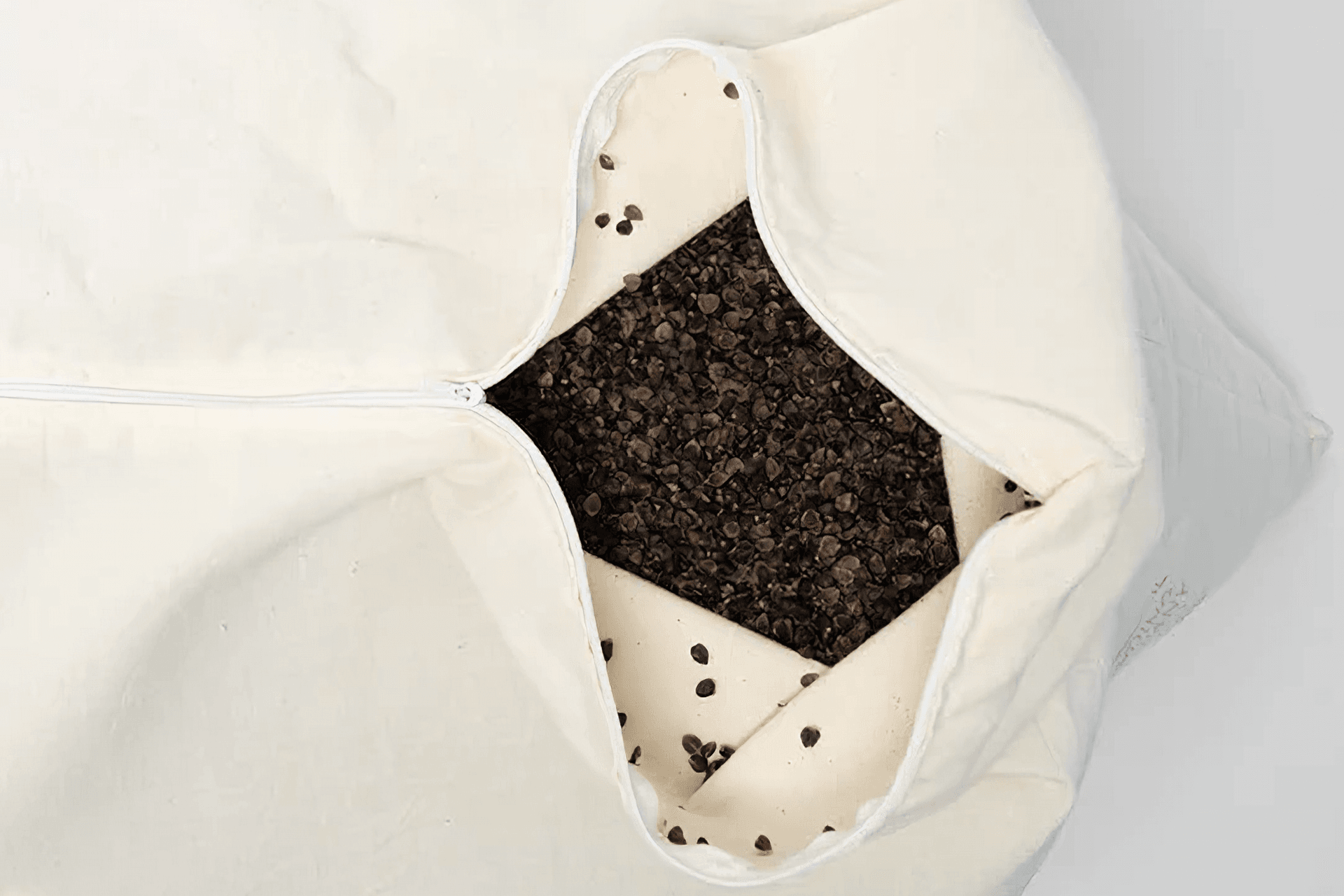 Made from organic Australian-grown buckwheat, the Buckwheat Hull Pillow moulds to the shape of your head and neck