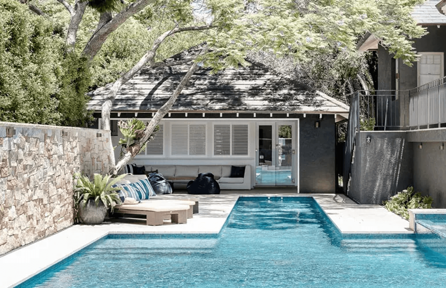 Image of Cathedral Alfresco Limestone custom pool surrounds, project by and photography by Maree Homer.