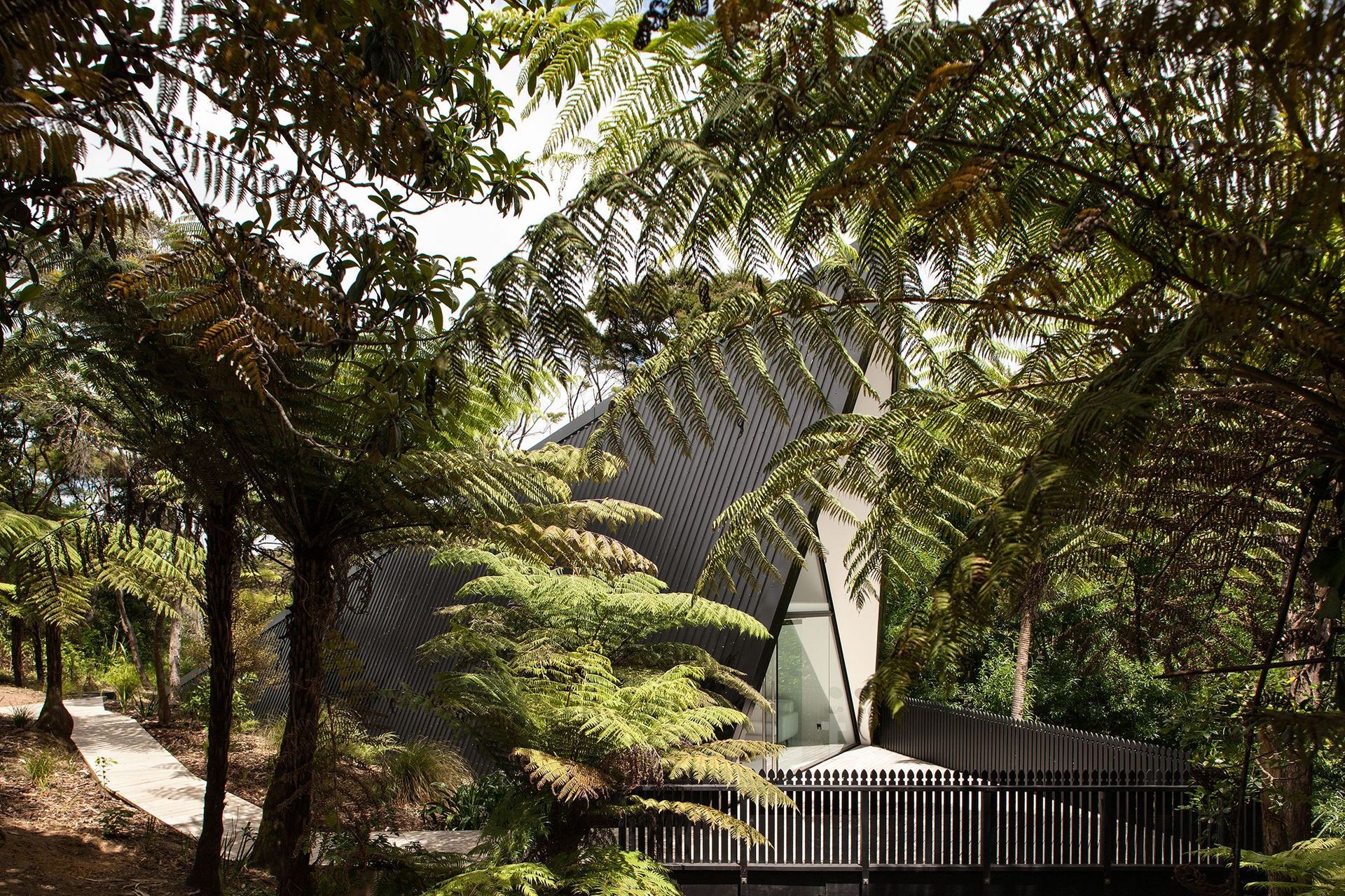 Tent House by Chris Tate, Waiheke Island, Auckland.