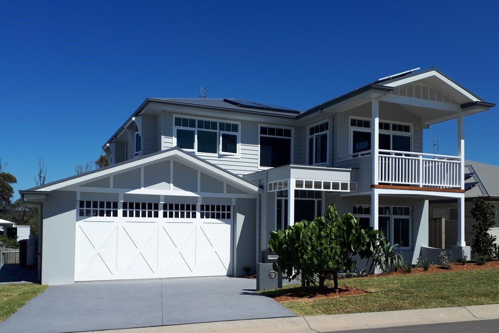 Hamptons Style Garage Doors - Is this popular design right for you?