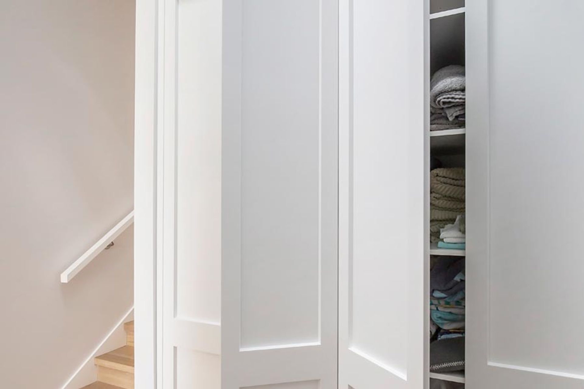 Custom Designed Built-Ins and Walk-In Wardobes