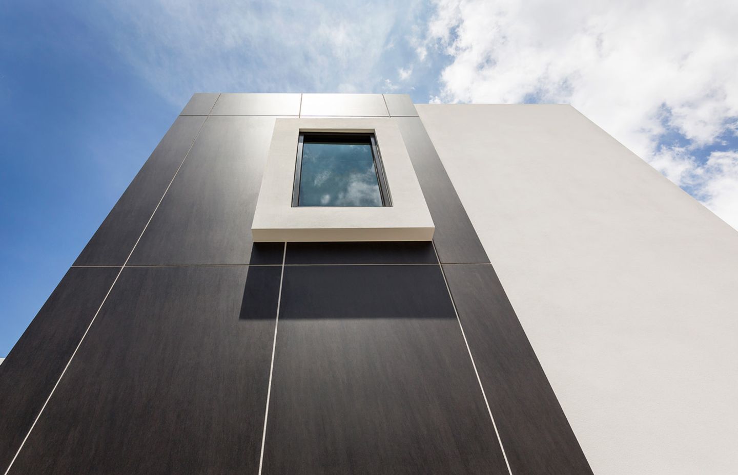 Types of sintered stone façades: a whole world to discover