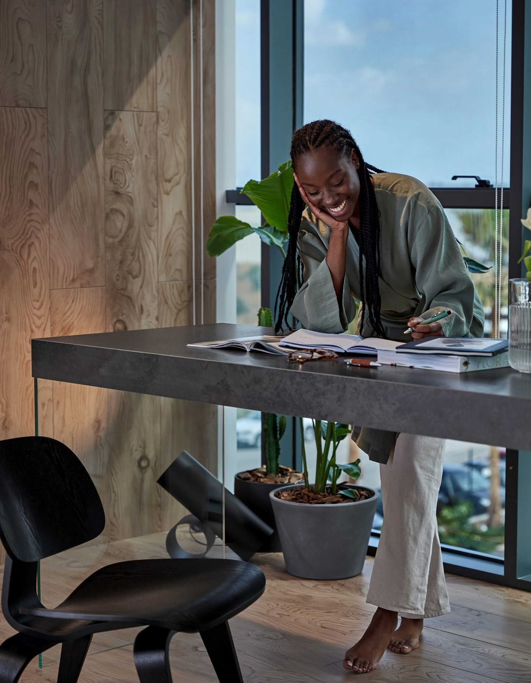 Motivating office workspaces