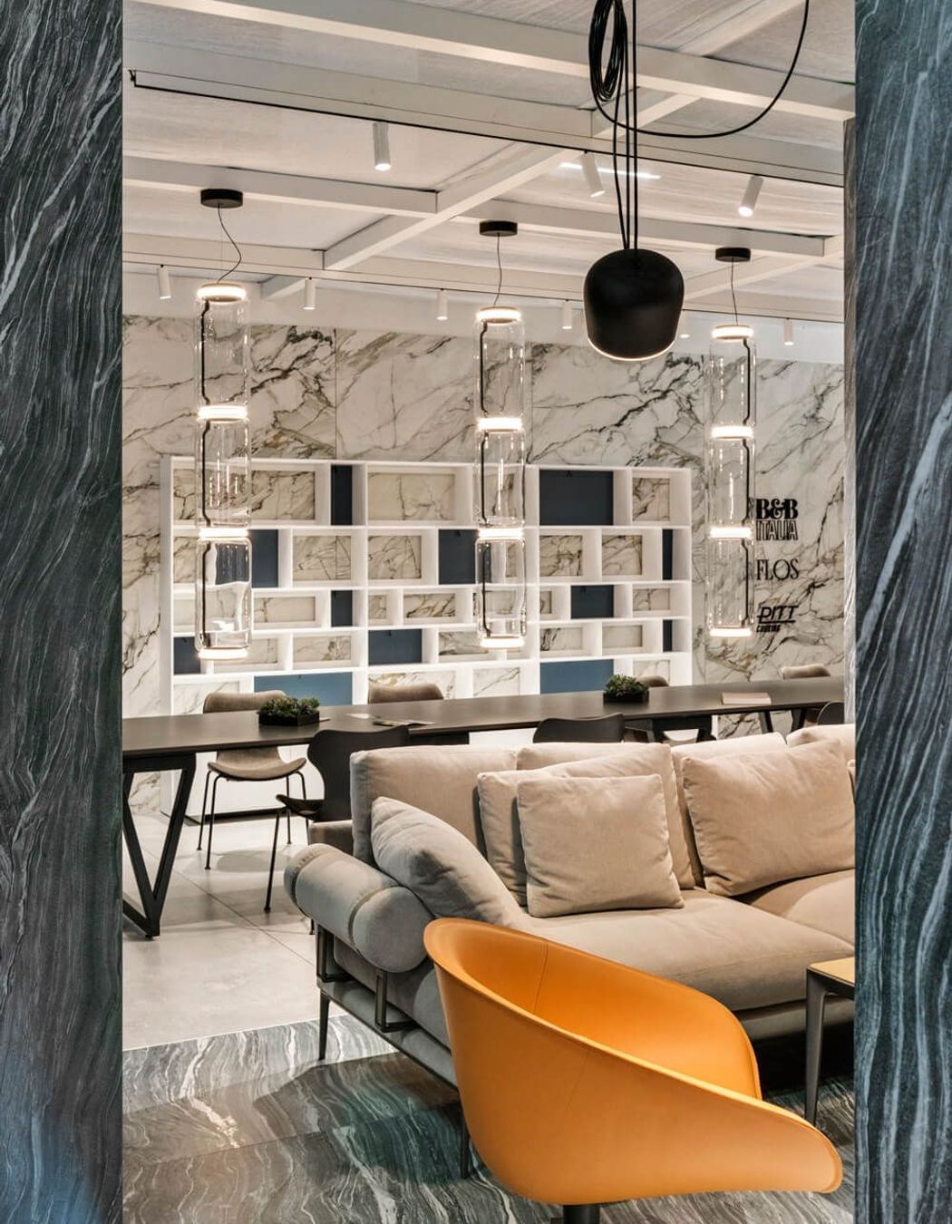 Motivating office workspaces