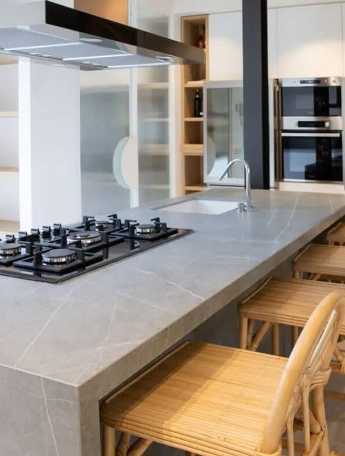 Neolith brand-lovers: María Pombo and Pablo Castellano.