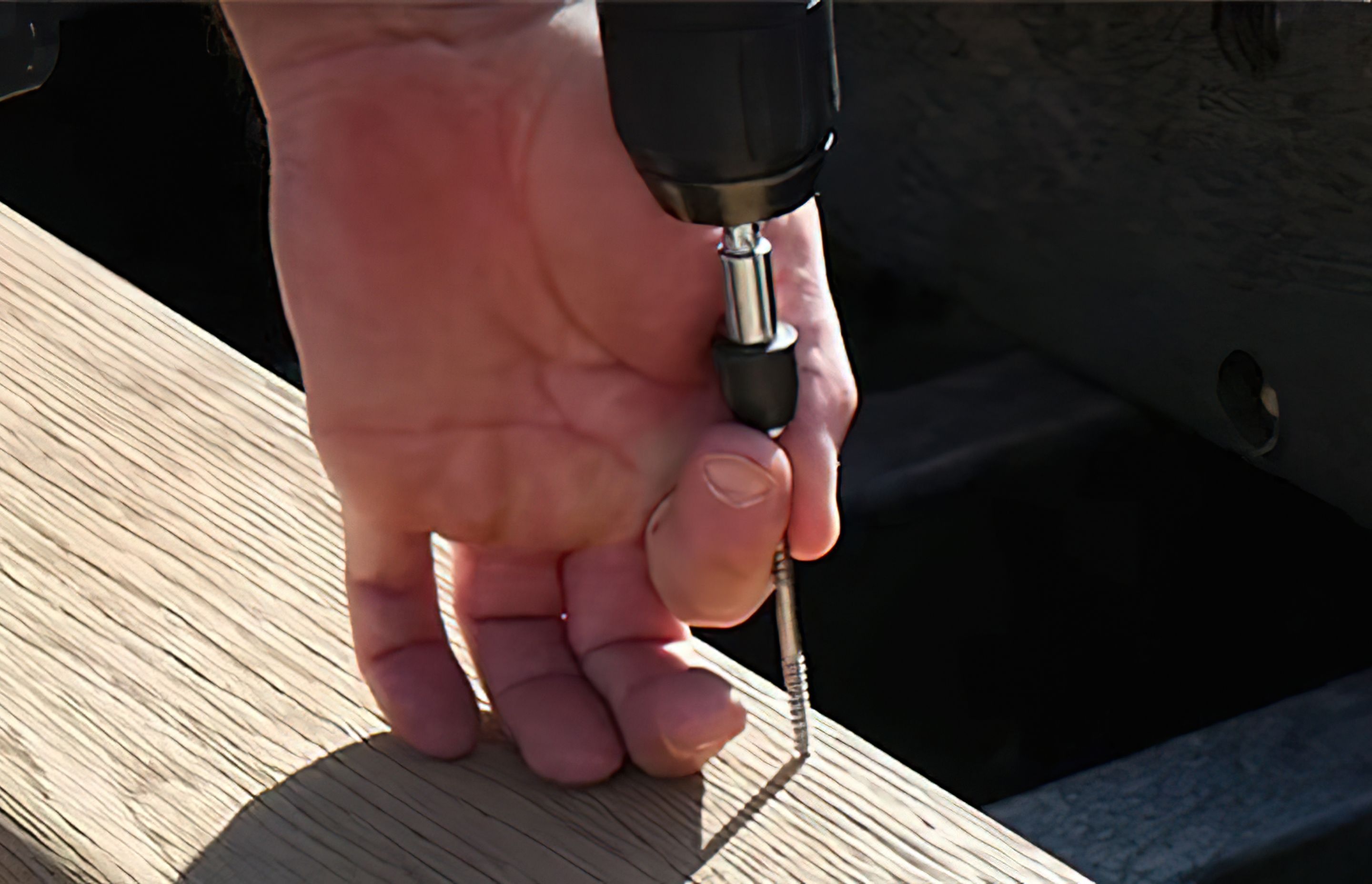 Where are the screws? See Millboard’s special hidden fixing in action!
