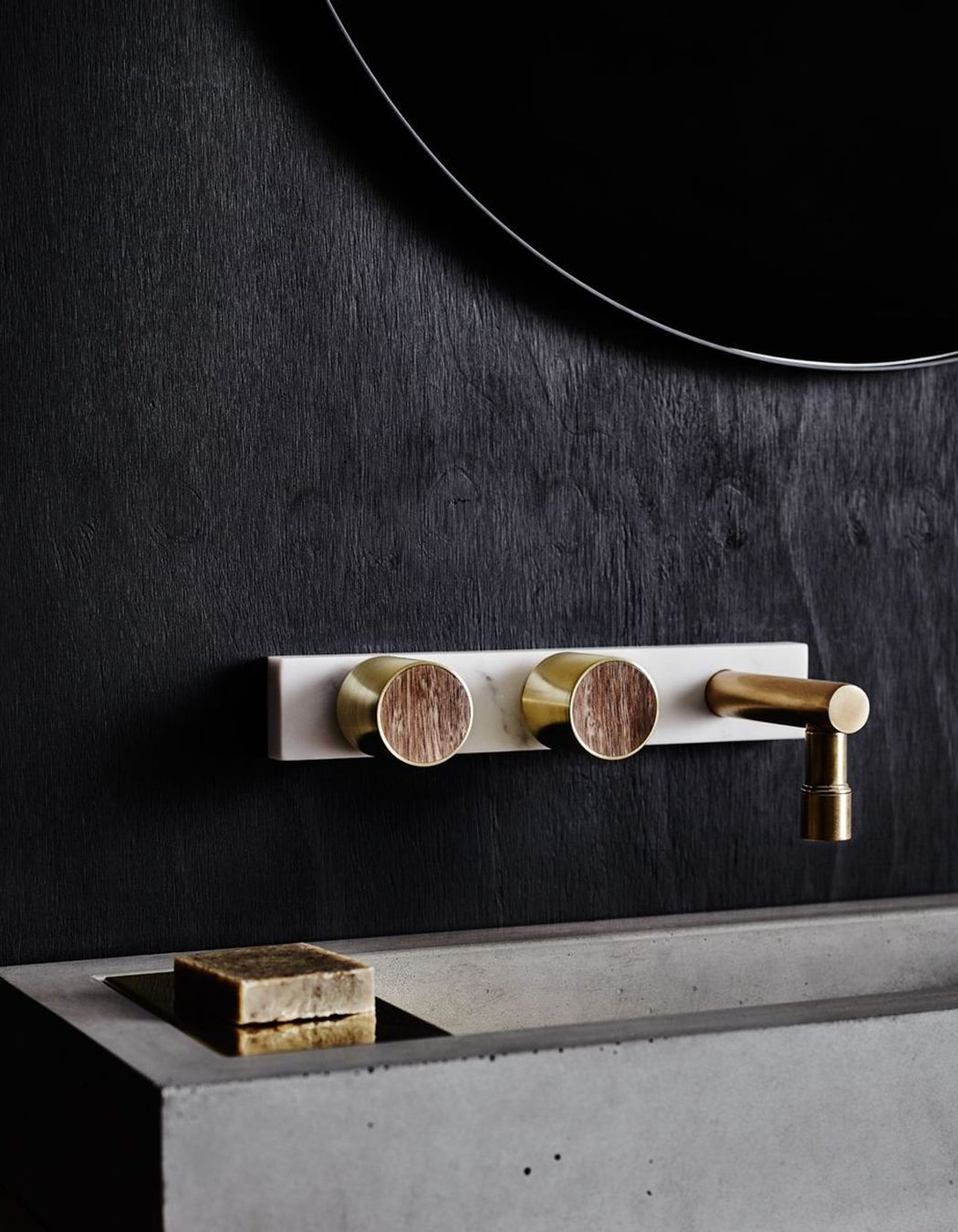 Concrete Collective - Wood Melbourne Leo Round Brass