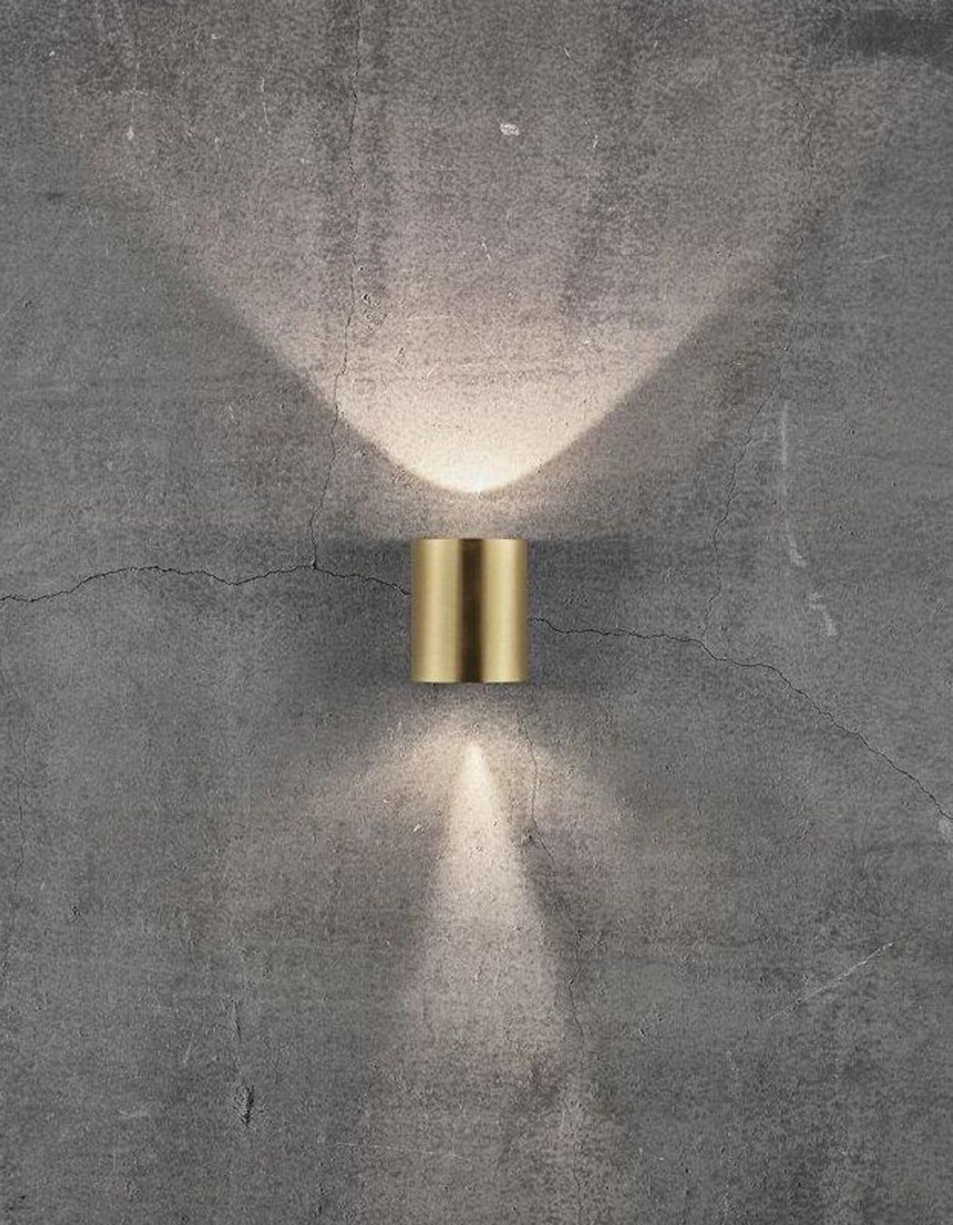 Manu up and down lights can be adjusted to emit either a strong bright light or a more ambient soft light.